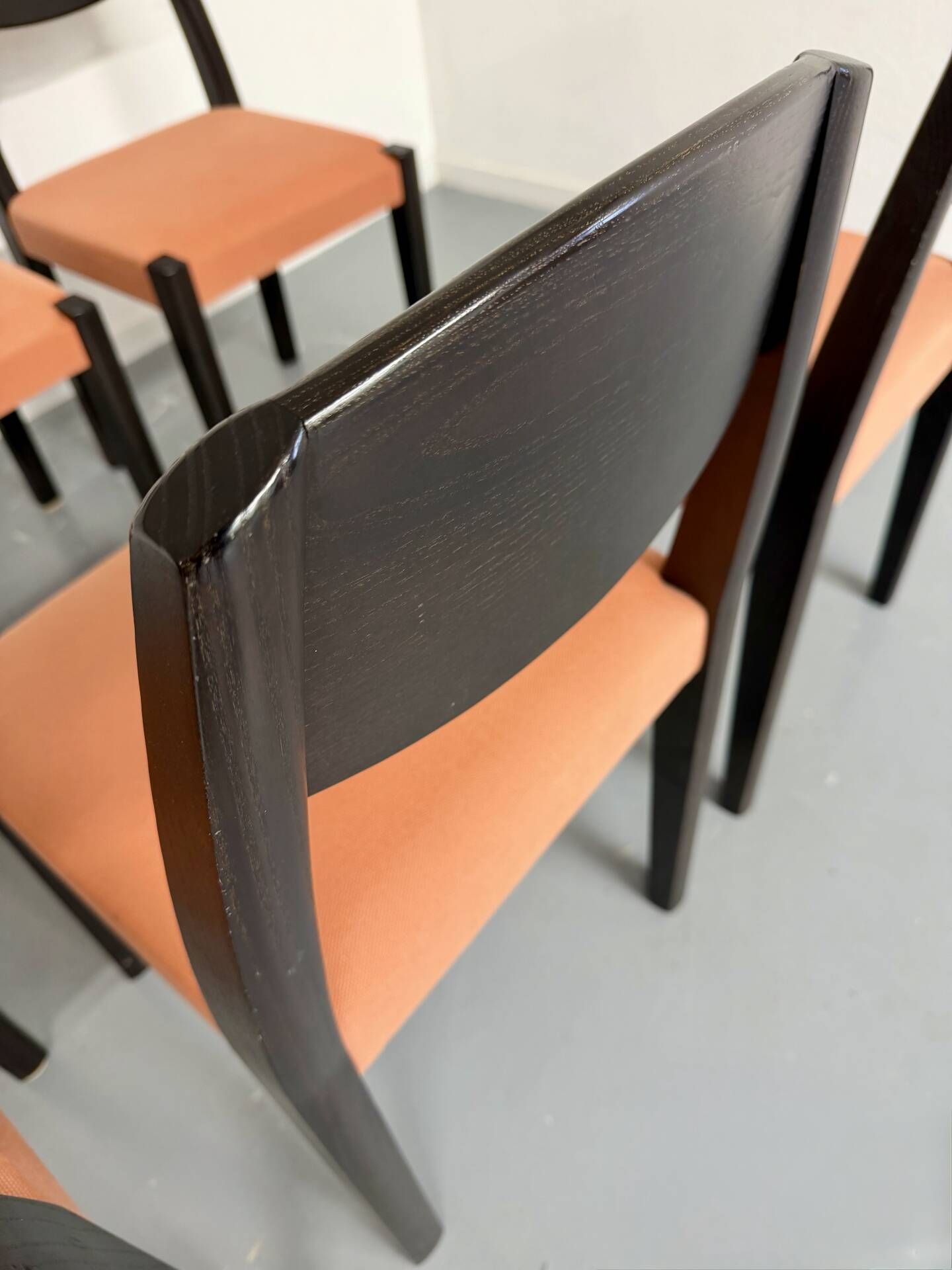 Lot of 6 blackened wooden chairs with French design fabric from the 1970s Self.