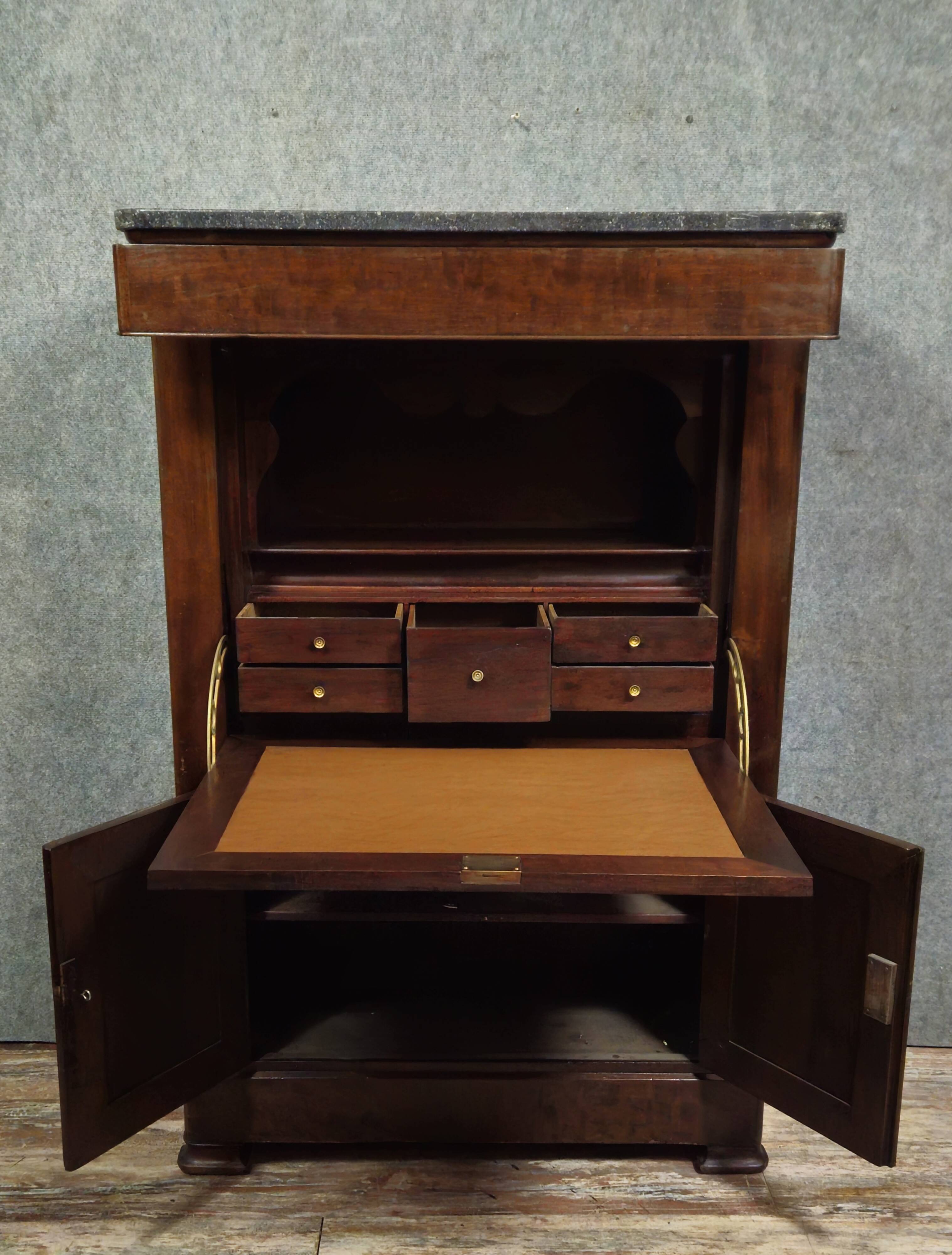 Secretary from the Restoration / Louis Philippe period, 19th century, in mahogany.