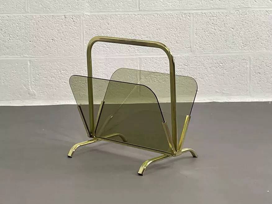 Porte revue en laiton et verre