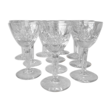 Suite of 11 glasses on foot for the drop liqueur in glass cisele