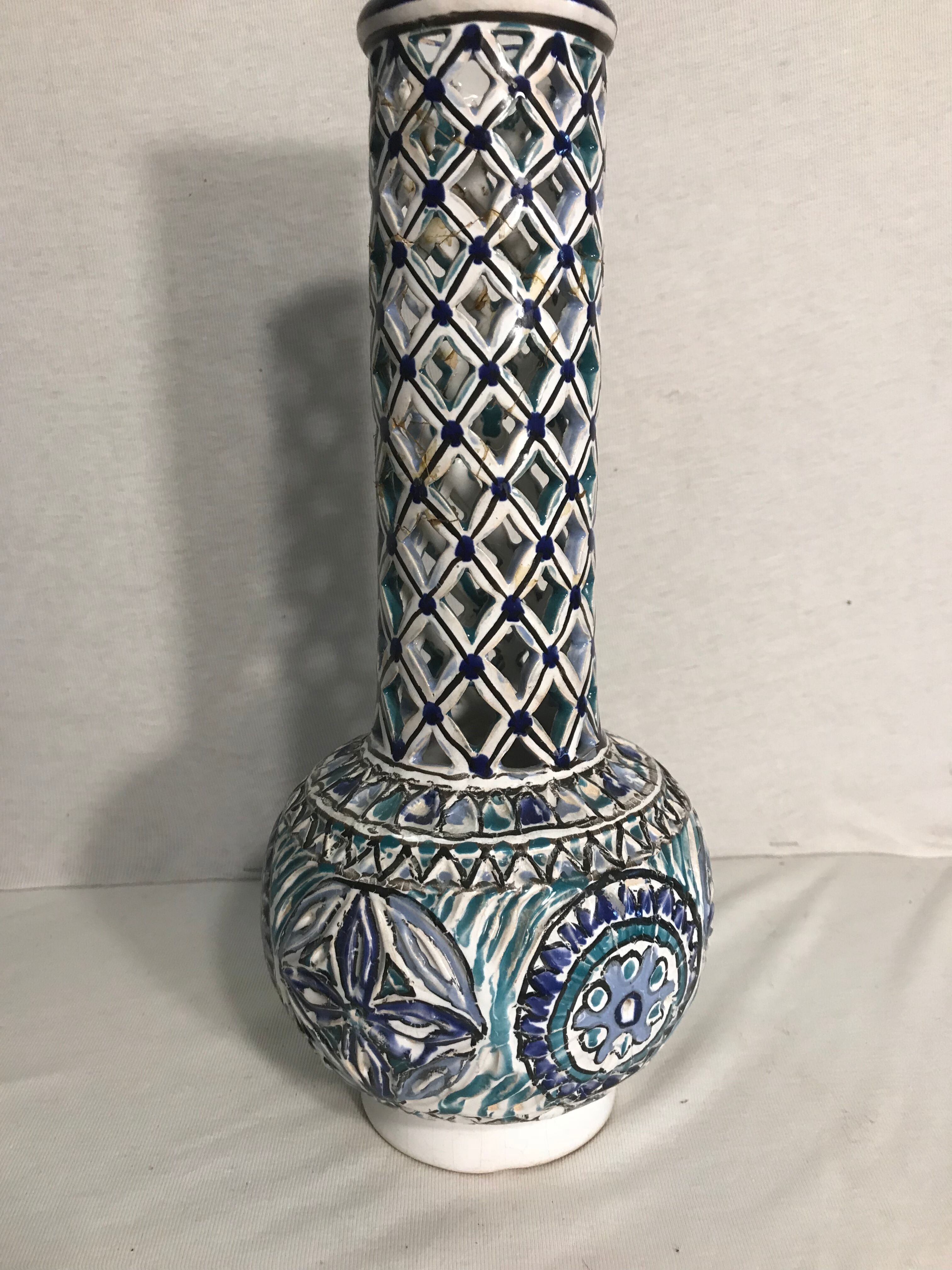 Former openwork vase painted glazed ceramics decoration vintage