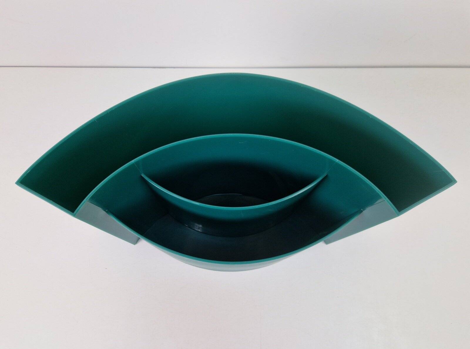 Porte-revues Wave par Hansjerg Maier-Aichen pour Authentics, années 1980.