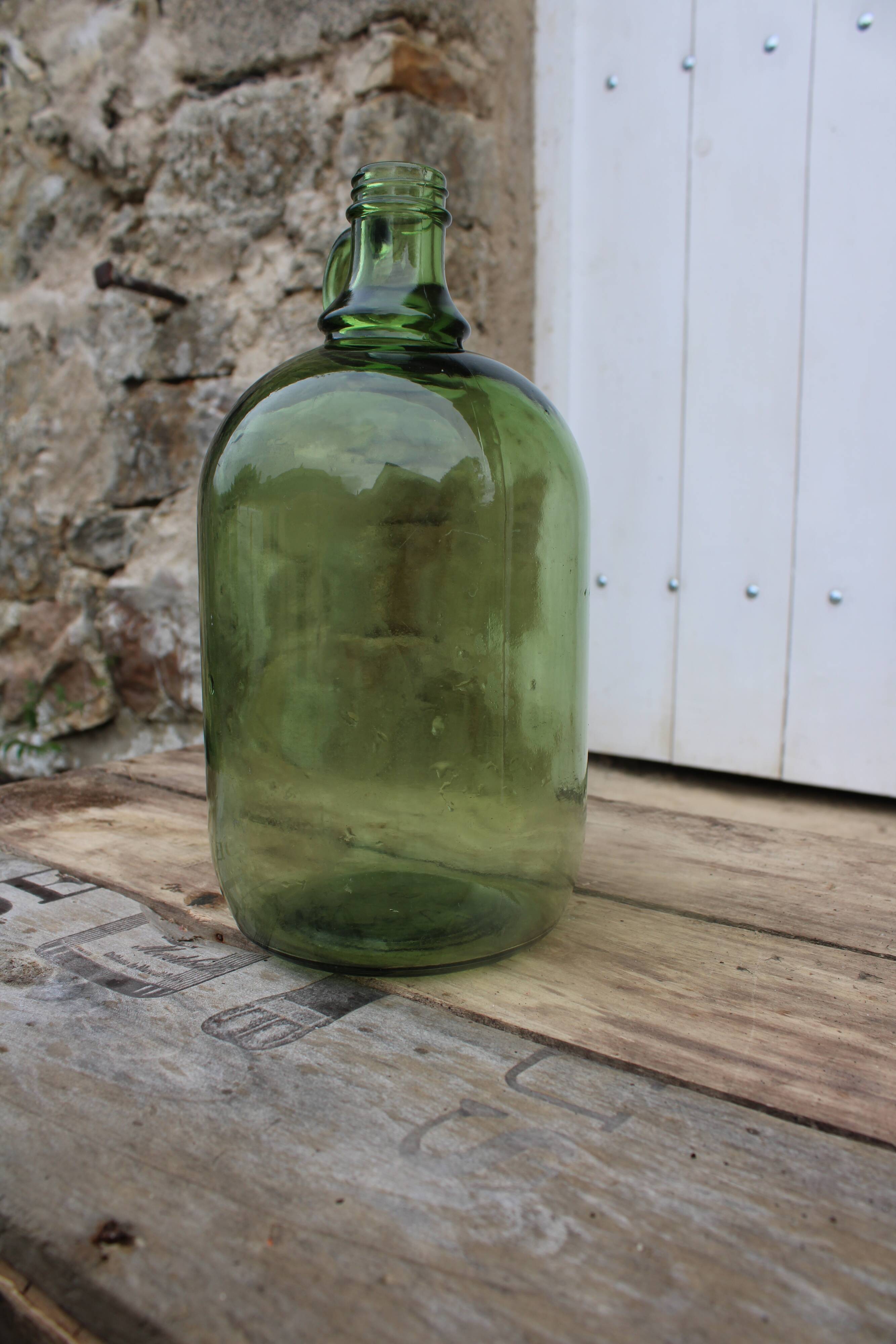 Demijohn 2 liters green bottle