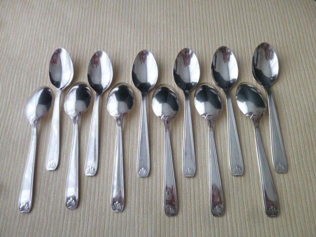 Box of 12 teaspoons in silver metal 18 G