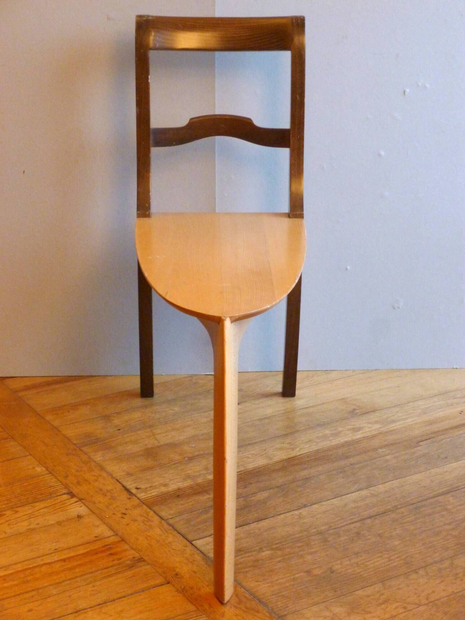 "Cadregabec" chair, design Kamber and Gümpel, 1989, publisher SVITALIA