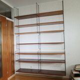 Modul Nisse teak string shelf with a vintage 60s design