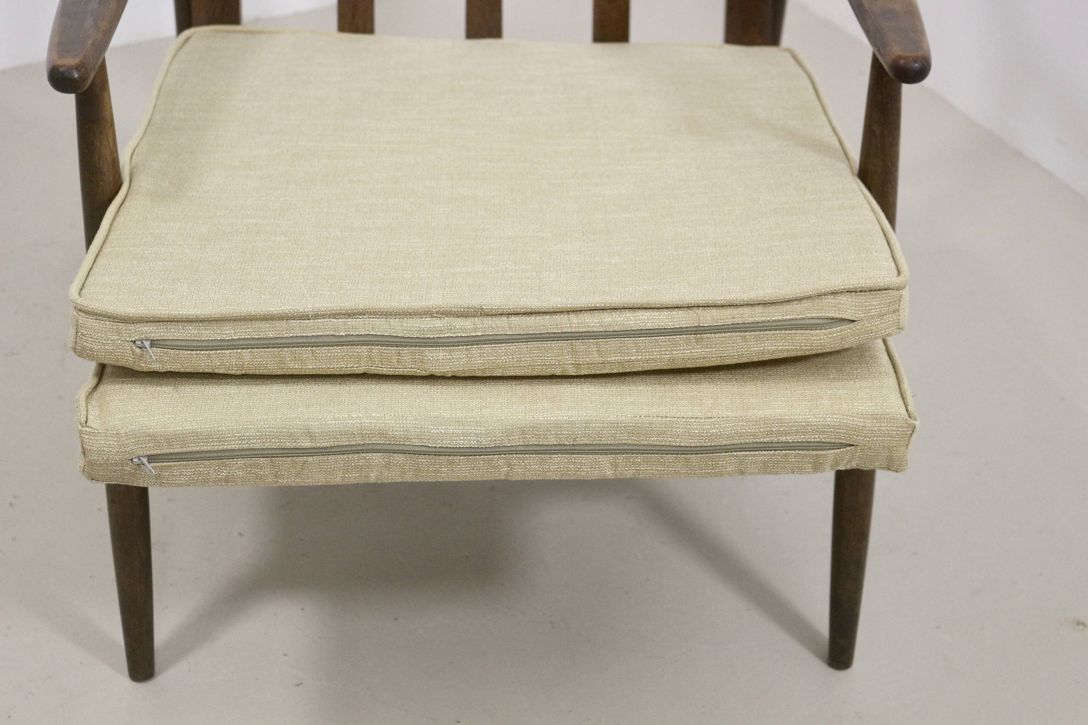 Scandinavian armchair 1960 curved armrests. Ref Cesaria