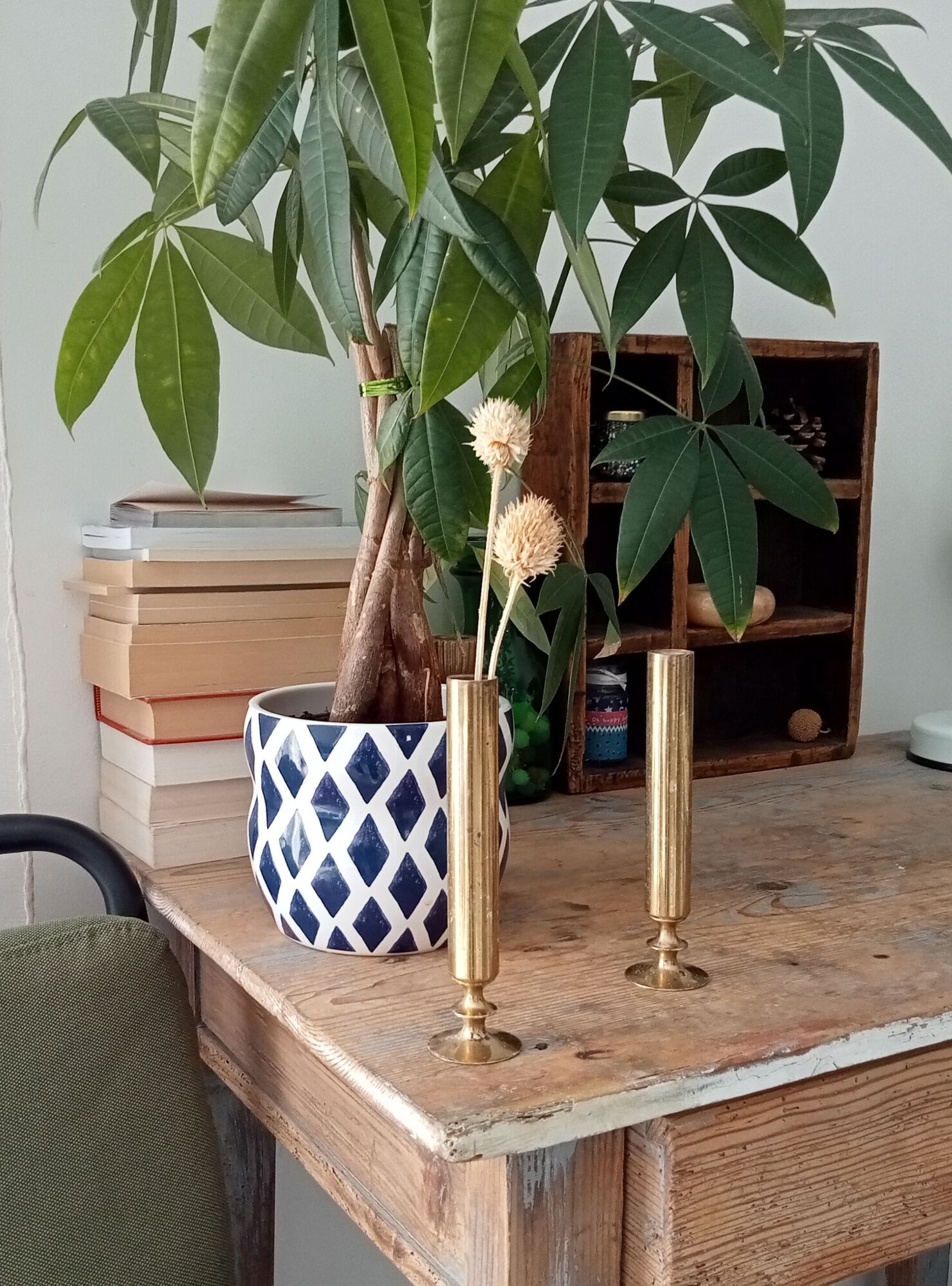 Pair of soliflores in solid brass folk art early twentieth century