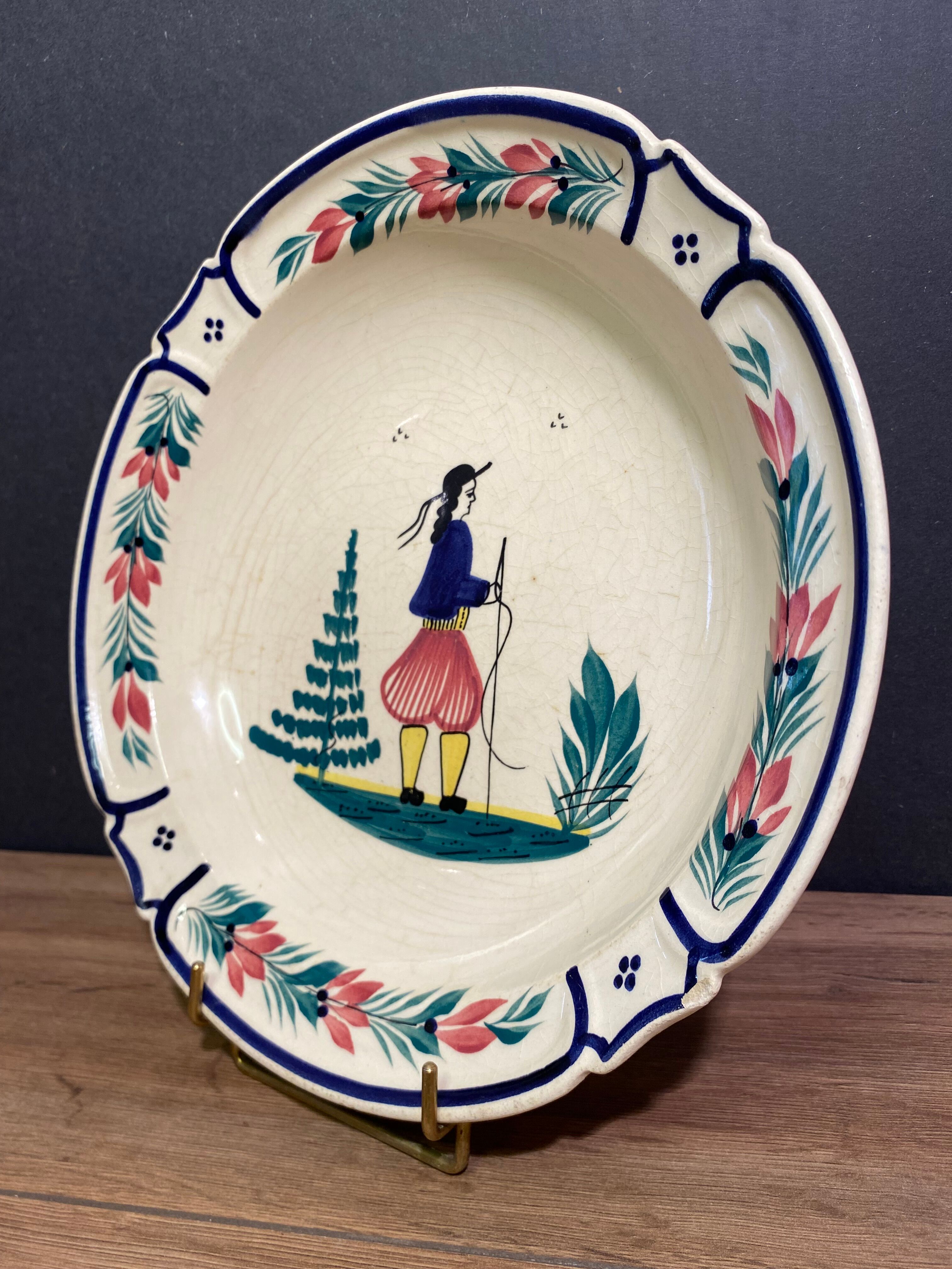 Hollow earthenware dish from Quimper HB