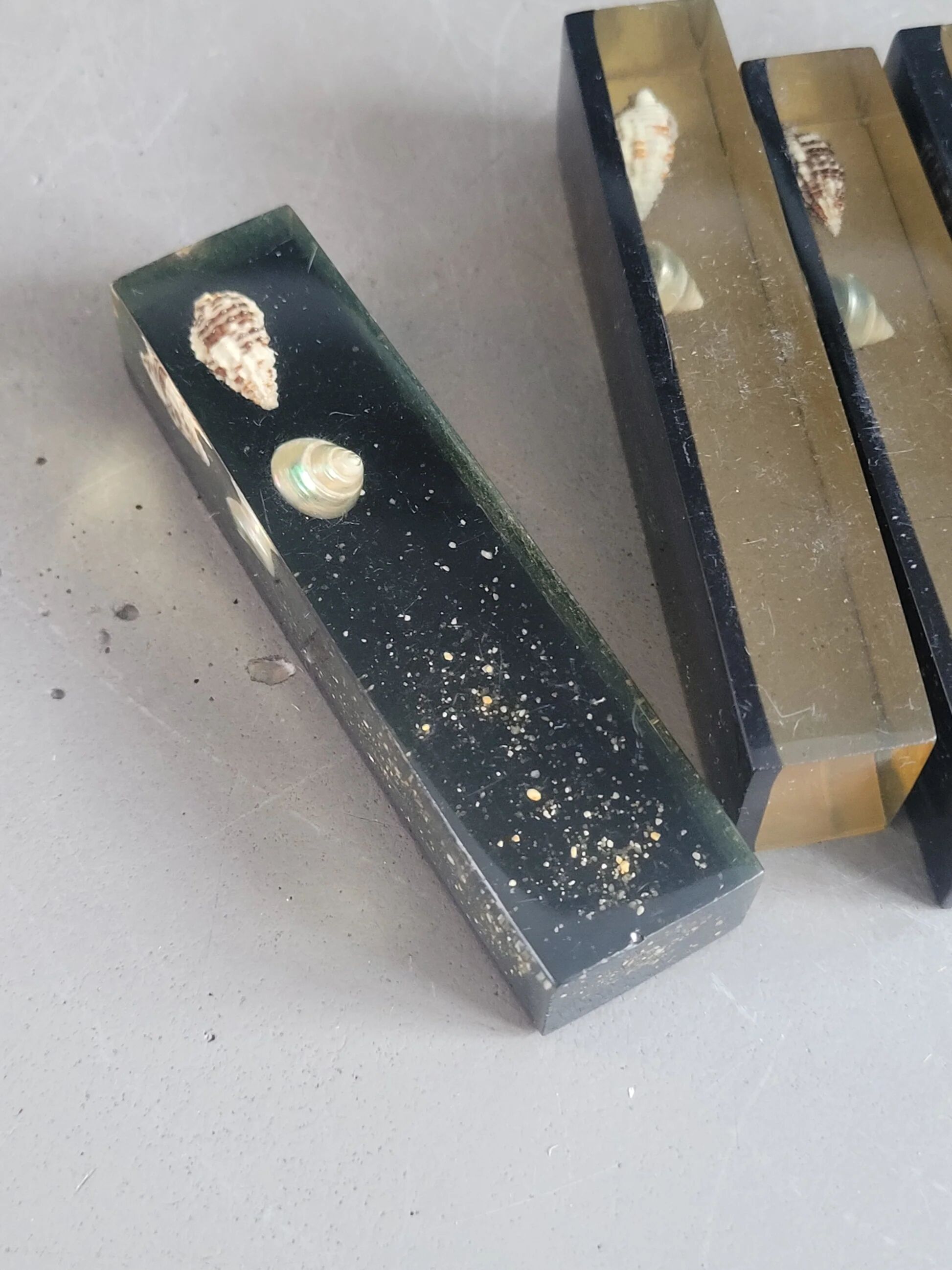5 shell-inclusion knife rests - Ref 1029