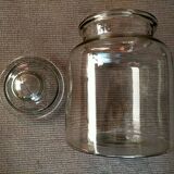 Bocal en verre avec couvercle
