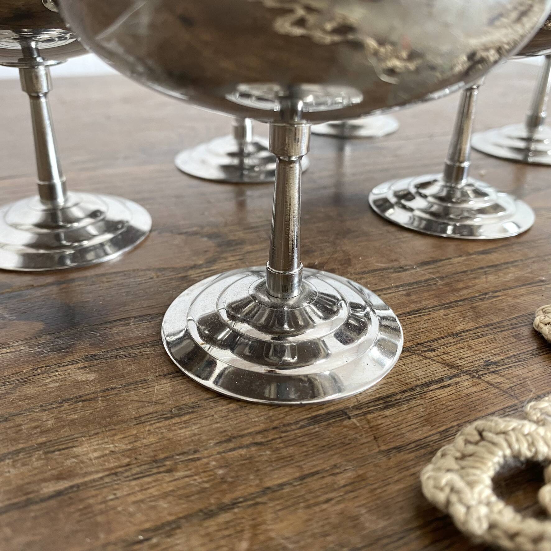 Stainless steel pedestal bowls