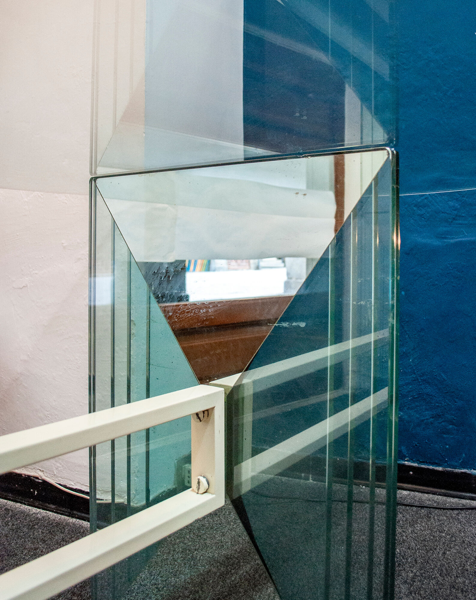 Table in crystal, mirror and licked brass, Italy 1970s