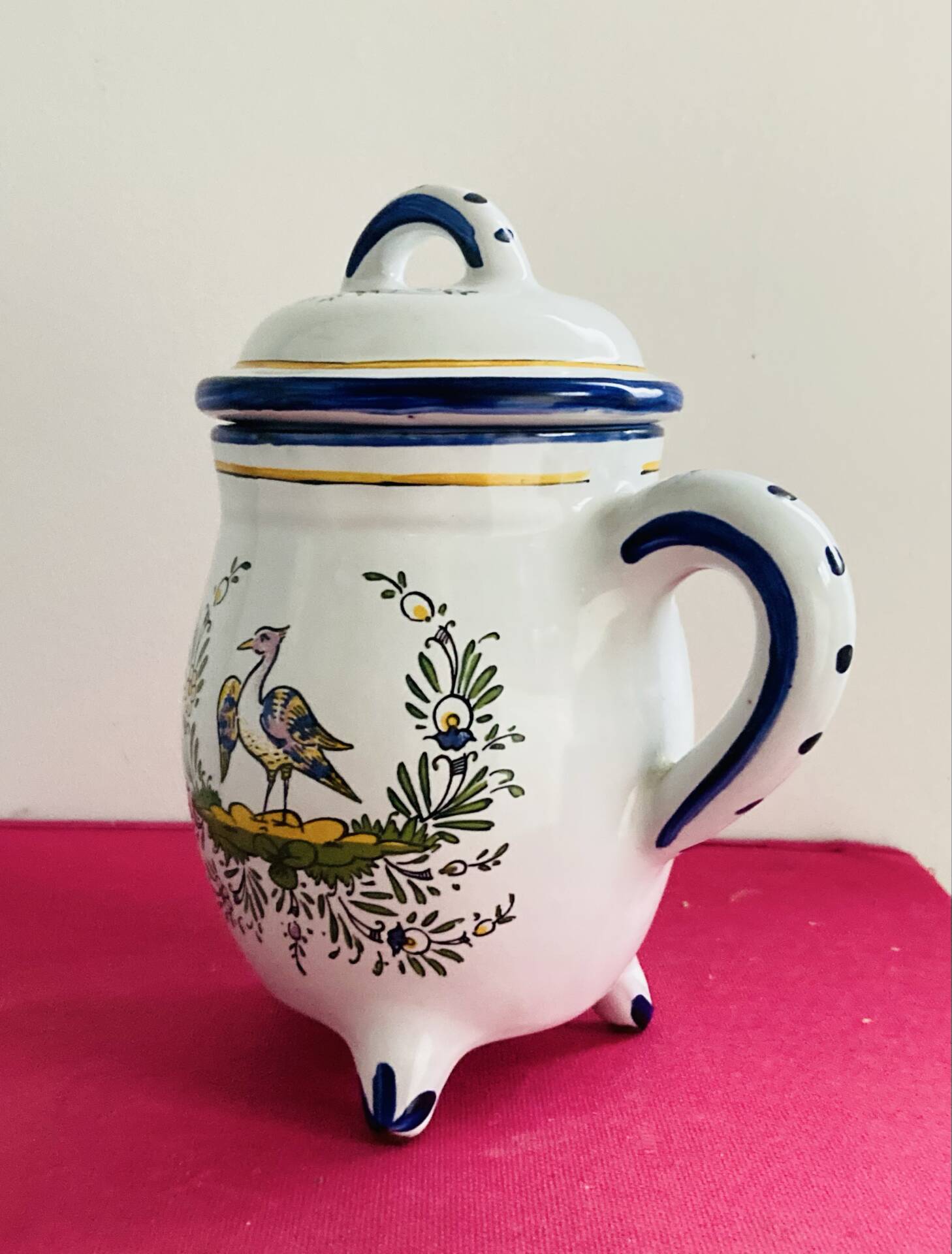 Covered pot from the 19th century by the Art pottery of Angoulême Le Renoleau.