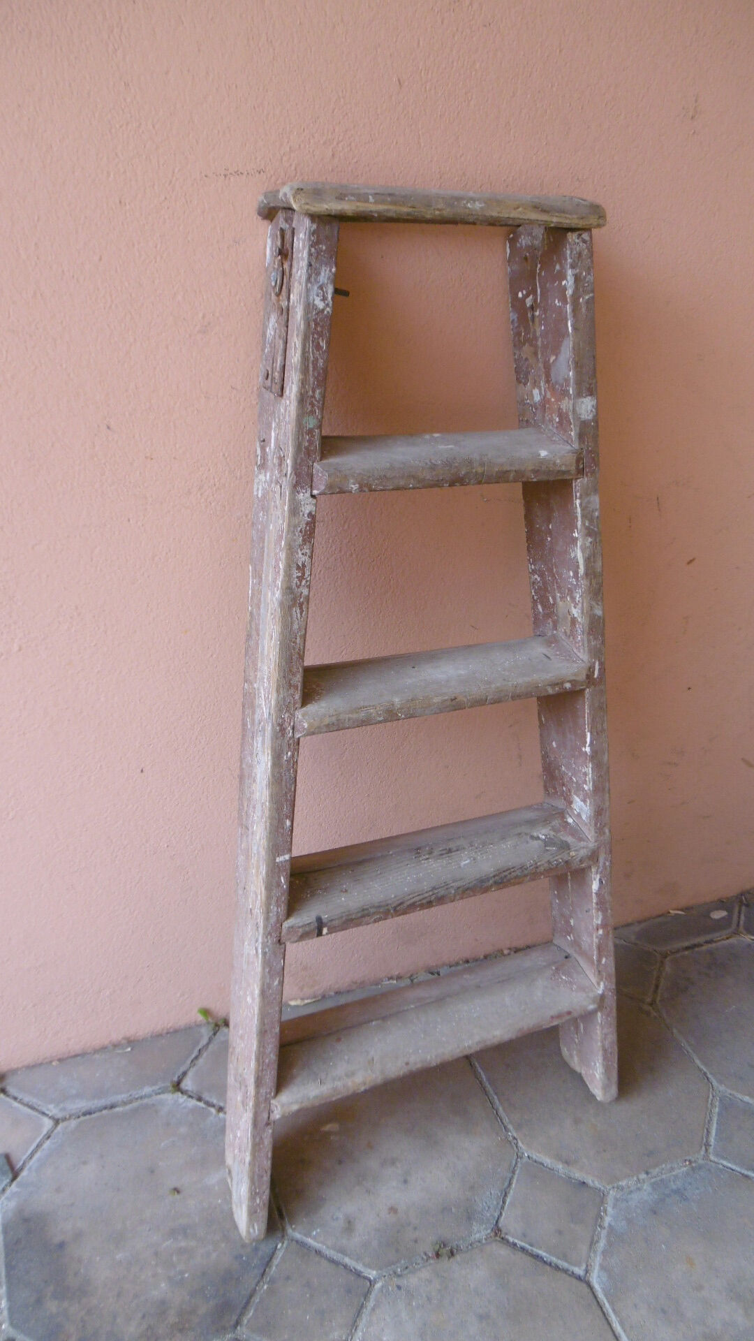 Painter's old steplady