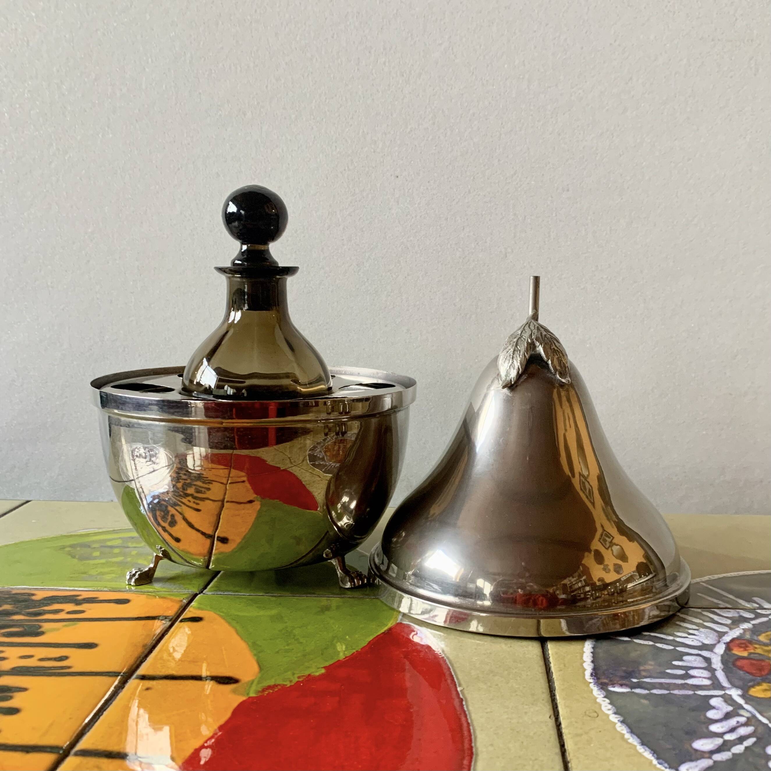 Chromed metal pear - 1 carafe and 6 amber crystal glasses - liquor cellar