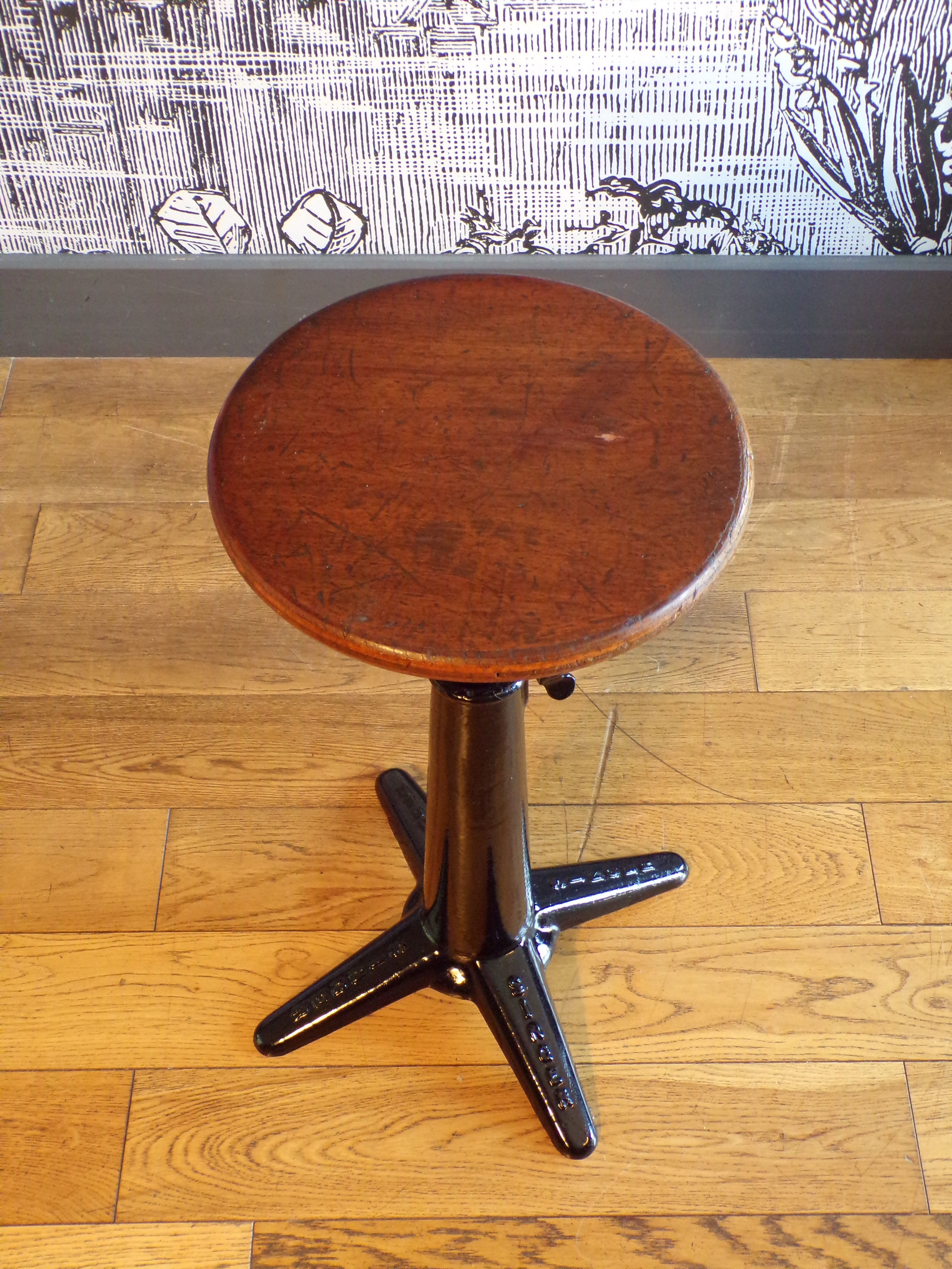 Cast-iron singer stool 1930
