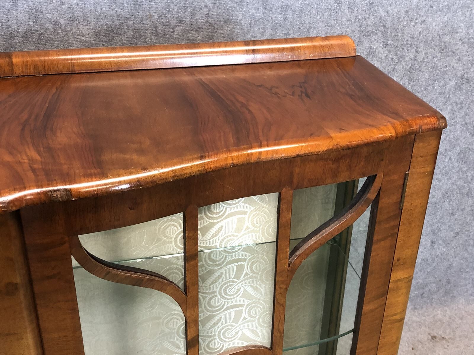 Walnut chippendale showcase - 1930s