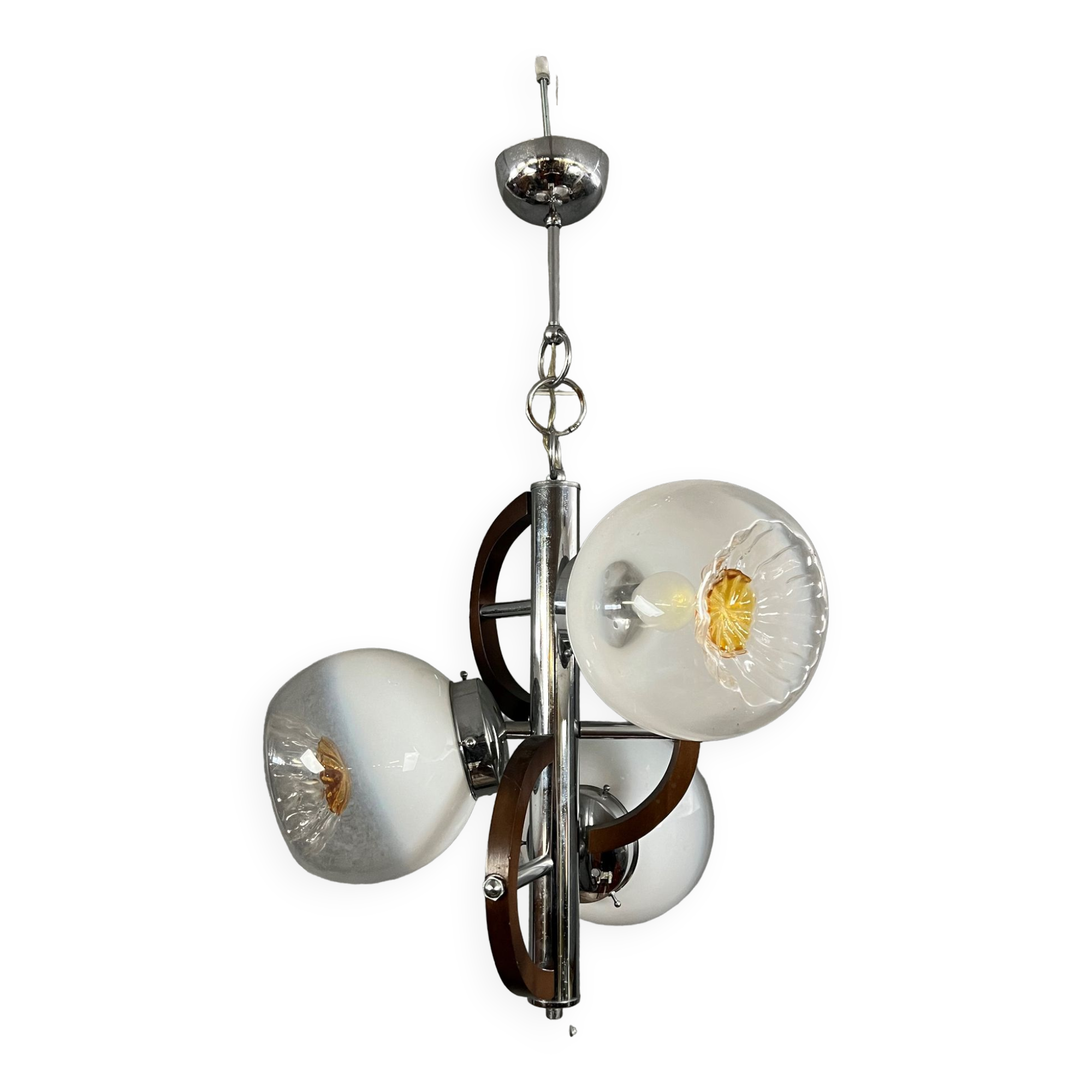 Vintage chandelier in chromed metal and wood with 3 Murano glass globes