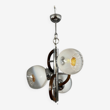 Vintage chandelier in chromed metal and wood with 3 Murano glass globes