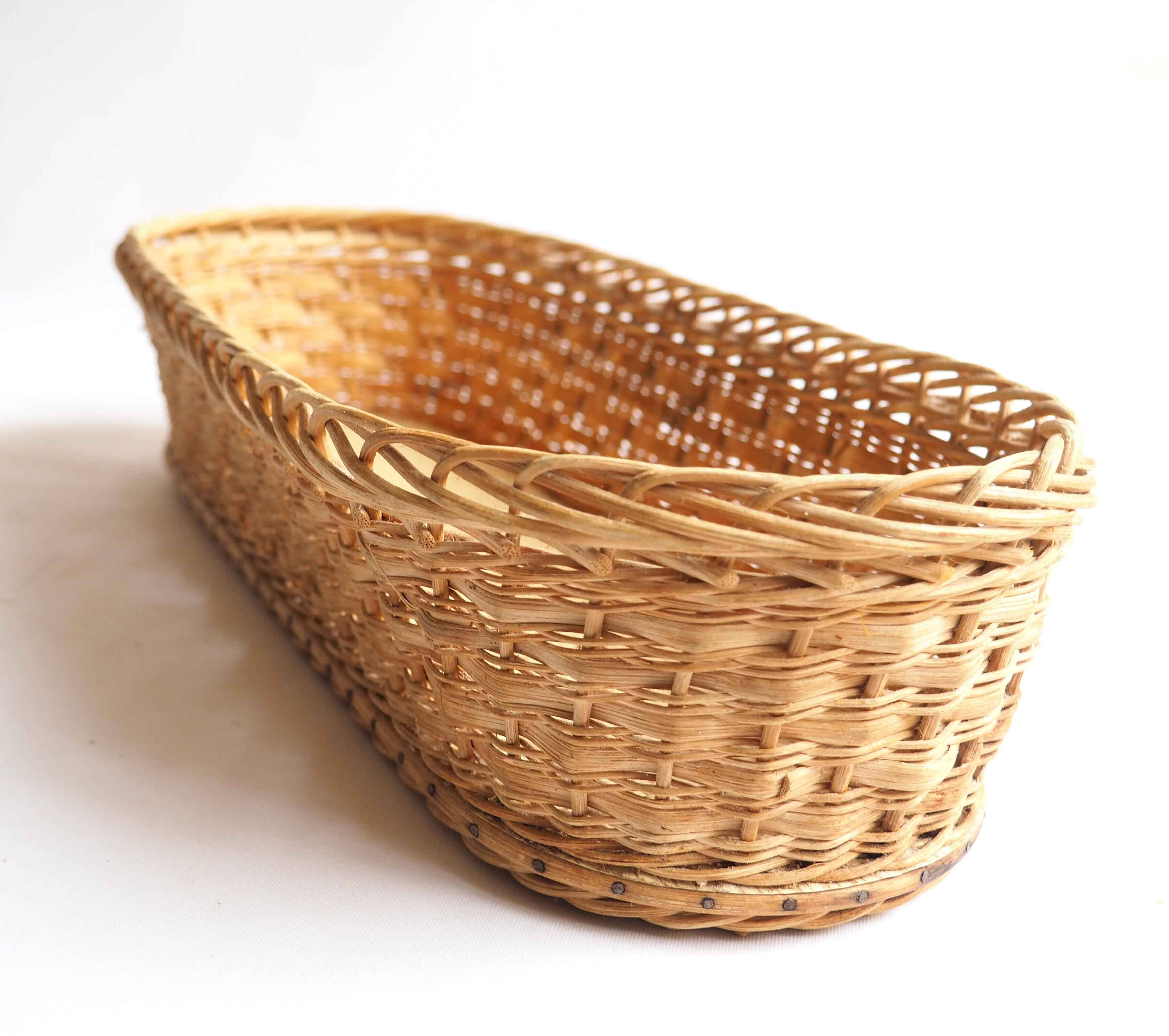 Light rattan bread basket