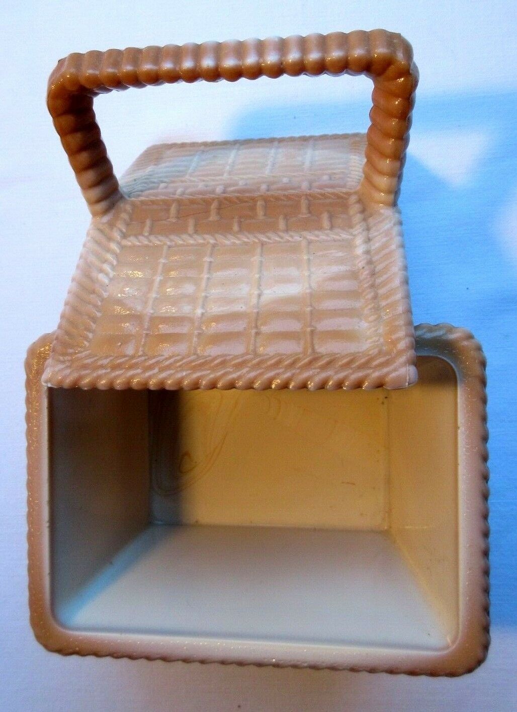 Candy, basket with beige and brown opaline lid, wicker style, PORTIEUX