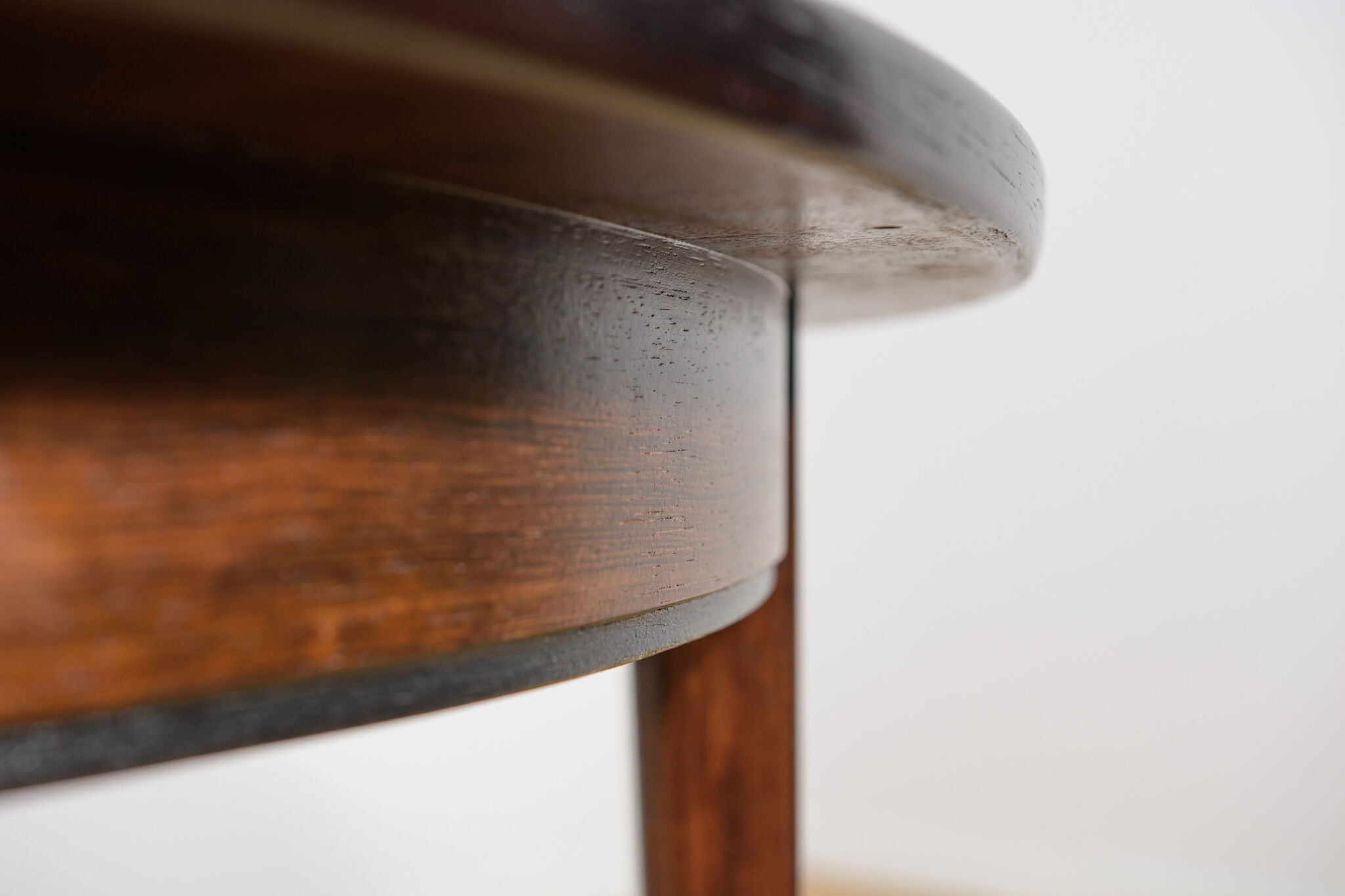 Table à manger ronde en palissandre de style mid-century moderne modèle 55 par Gunni Omann pour Omann Jun, Danemark, années 1960.