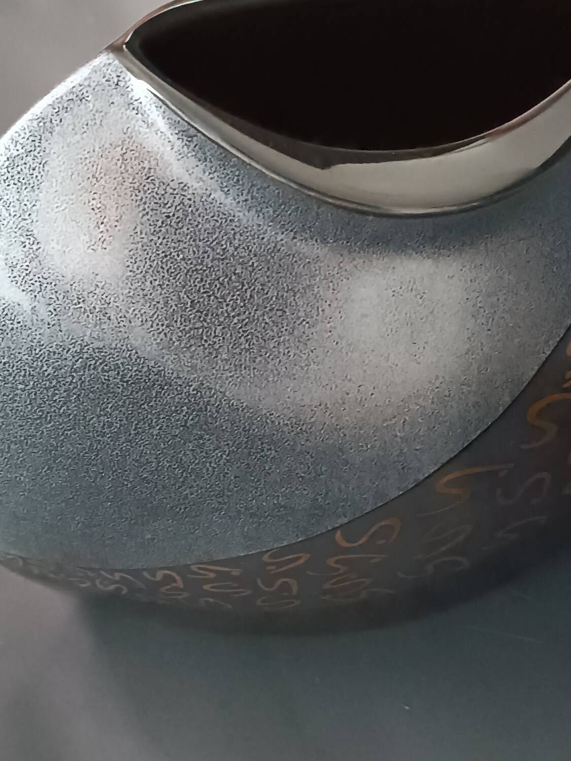 Steuler black ceramic geometric vase