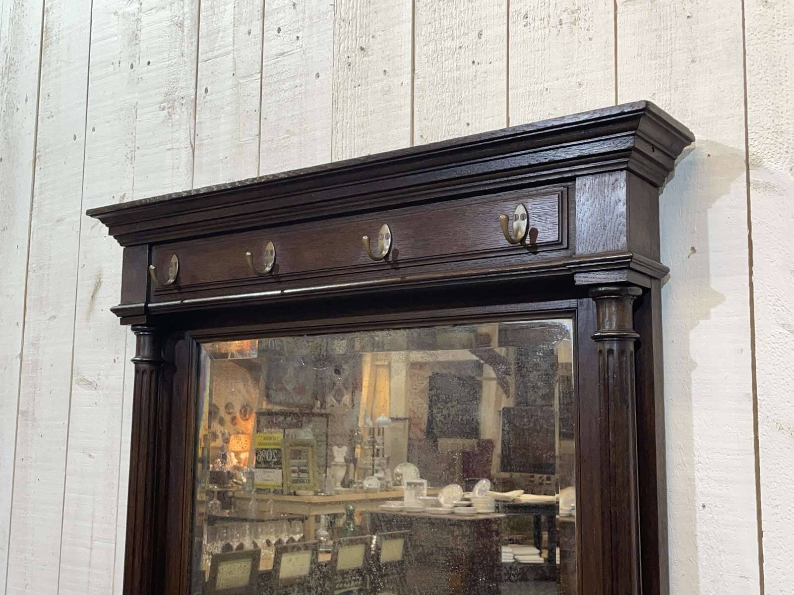 Vestiaire en chêne de la fin XIXème avec sa jardinière