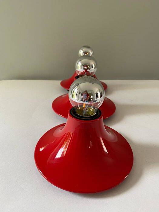 Three "Teti" wall lights Vico Magistretti edition Artemide