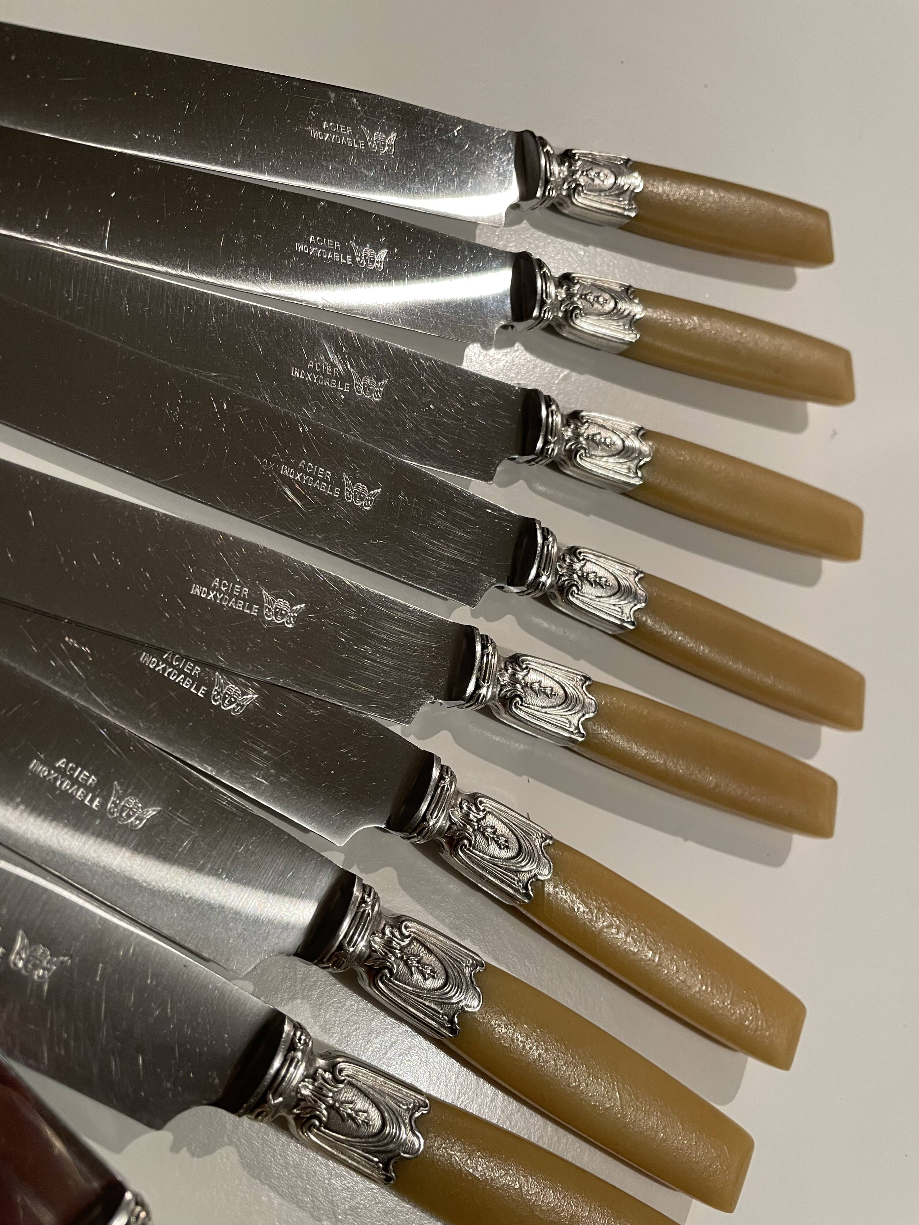 Bakelite handle knives from the 1950s