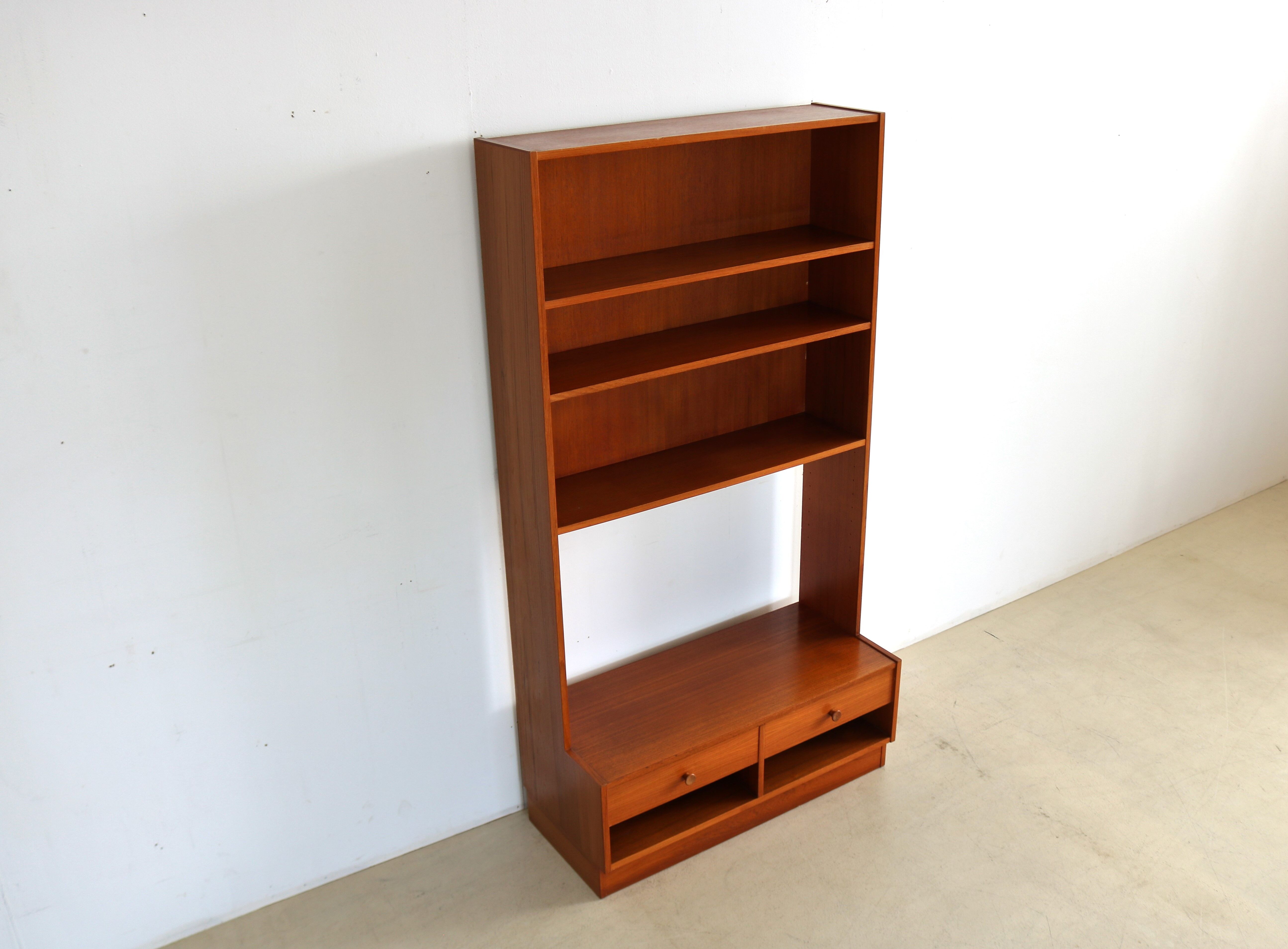 Bookcase 60, Sweden