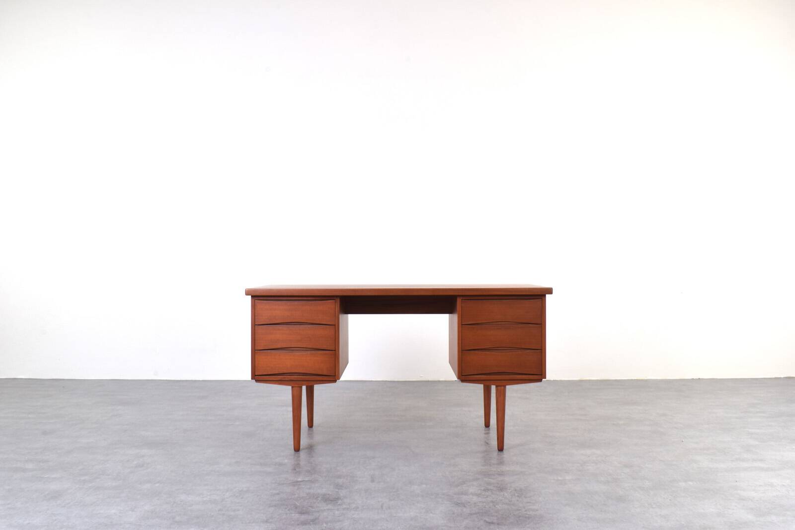 Mid-Century Teak Desk by Fredrik Kayser for Skeie Møbler, 1960s.