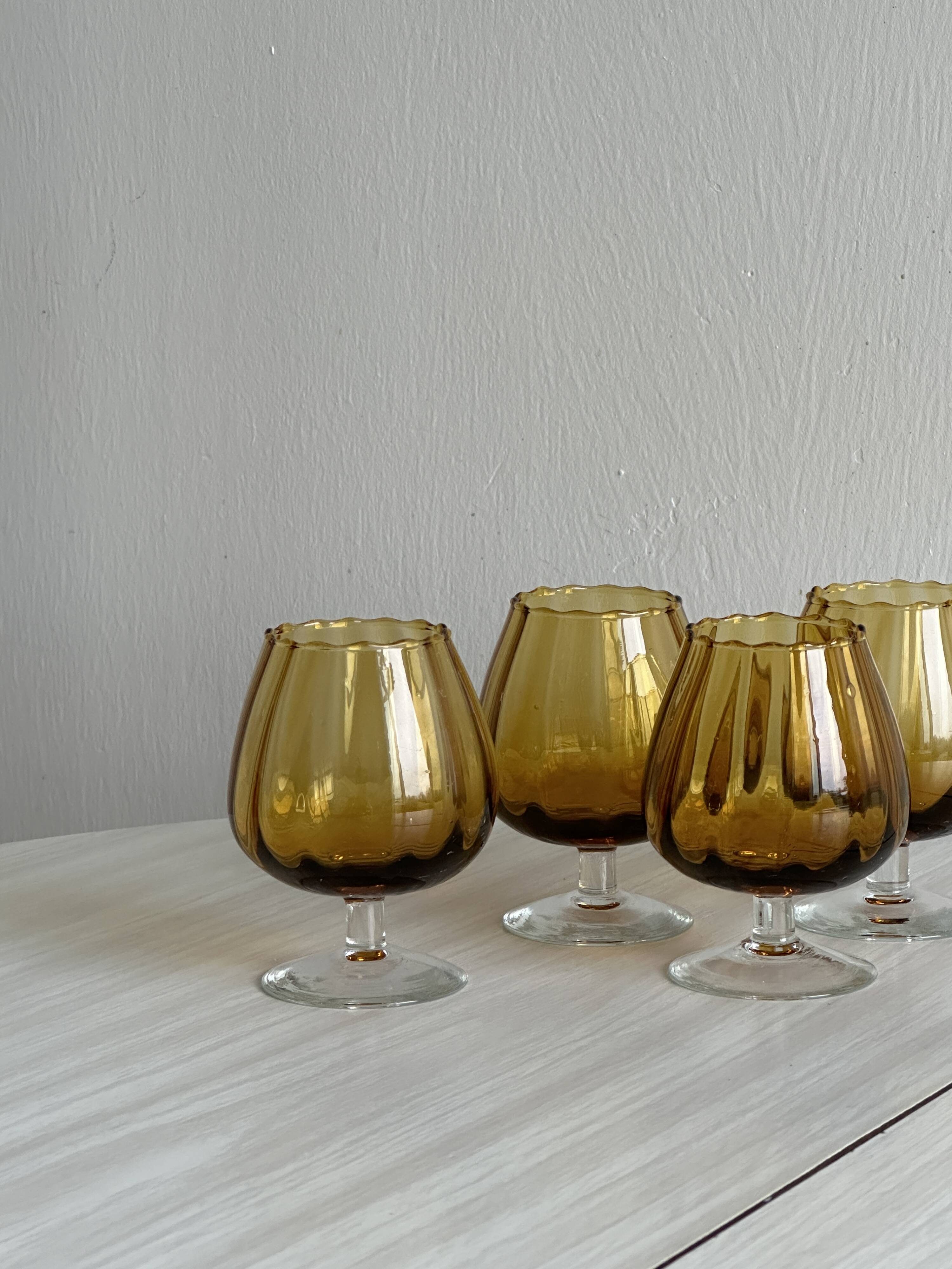 4 verres tulipe en verre ambré