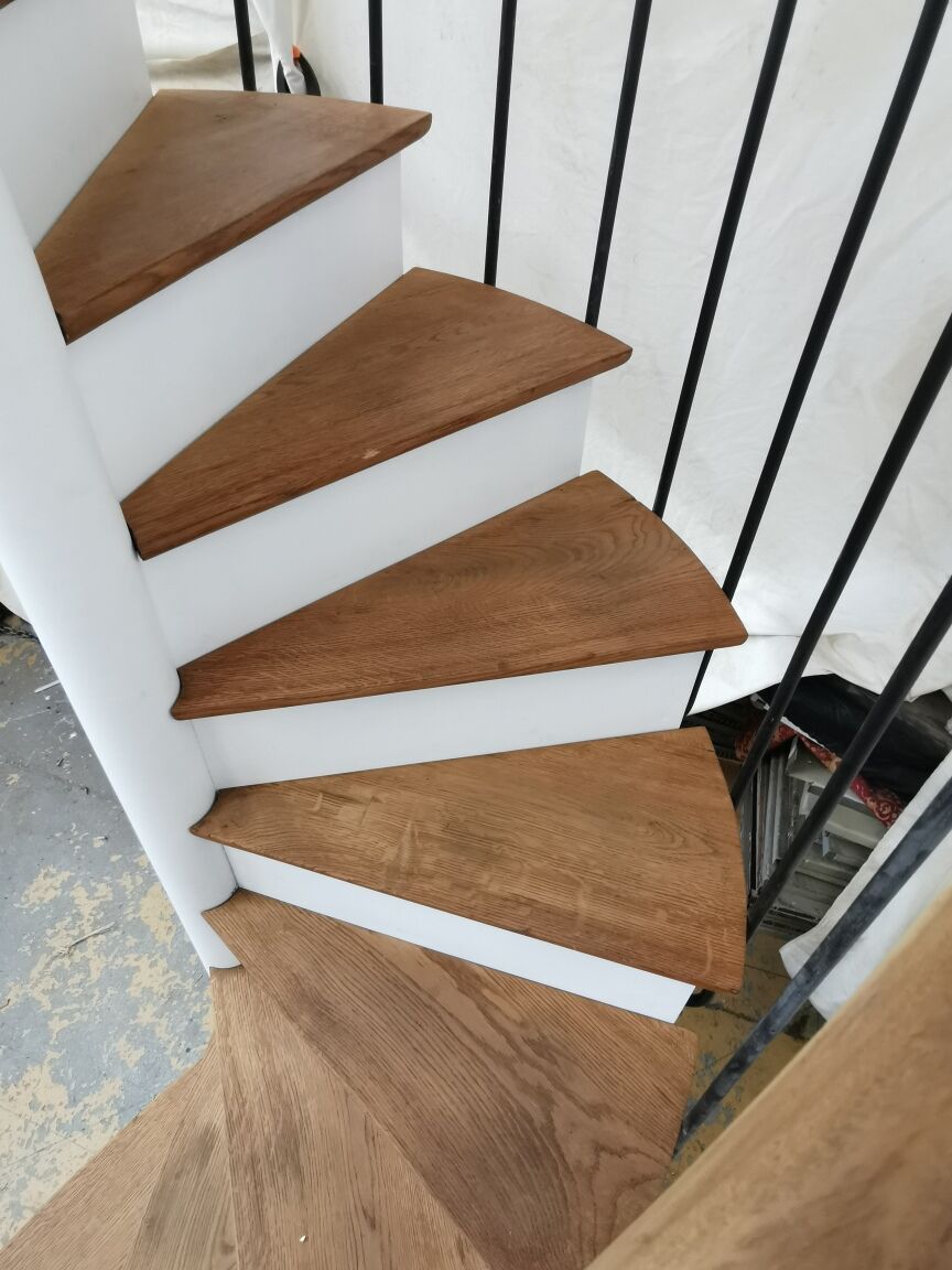 Escalier colimaçon ancien 1900