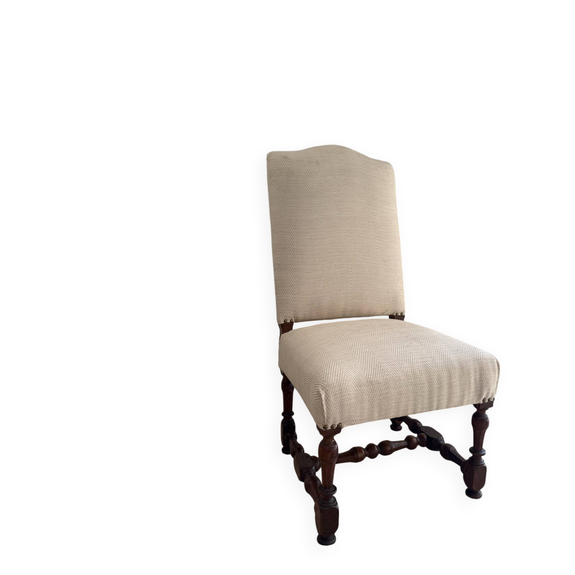 Antique Louis XIII style chair in walnut – fully reupholstered