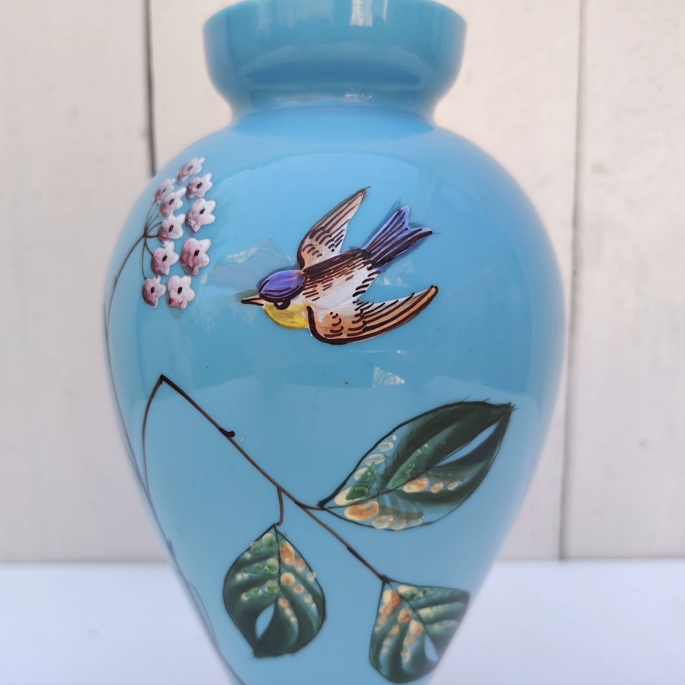 Opaline vase, Napoleon III flower bouquet decoration