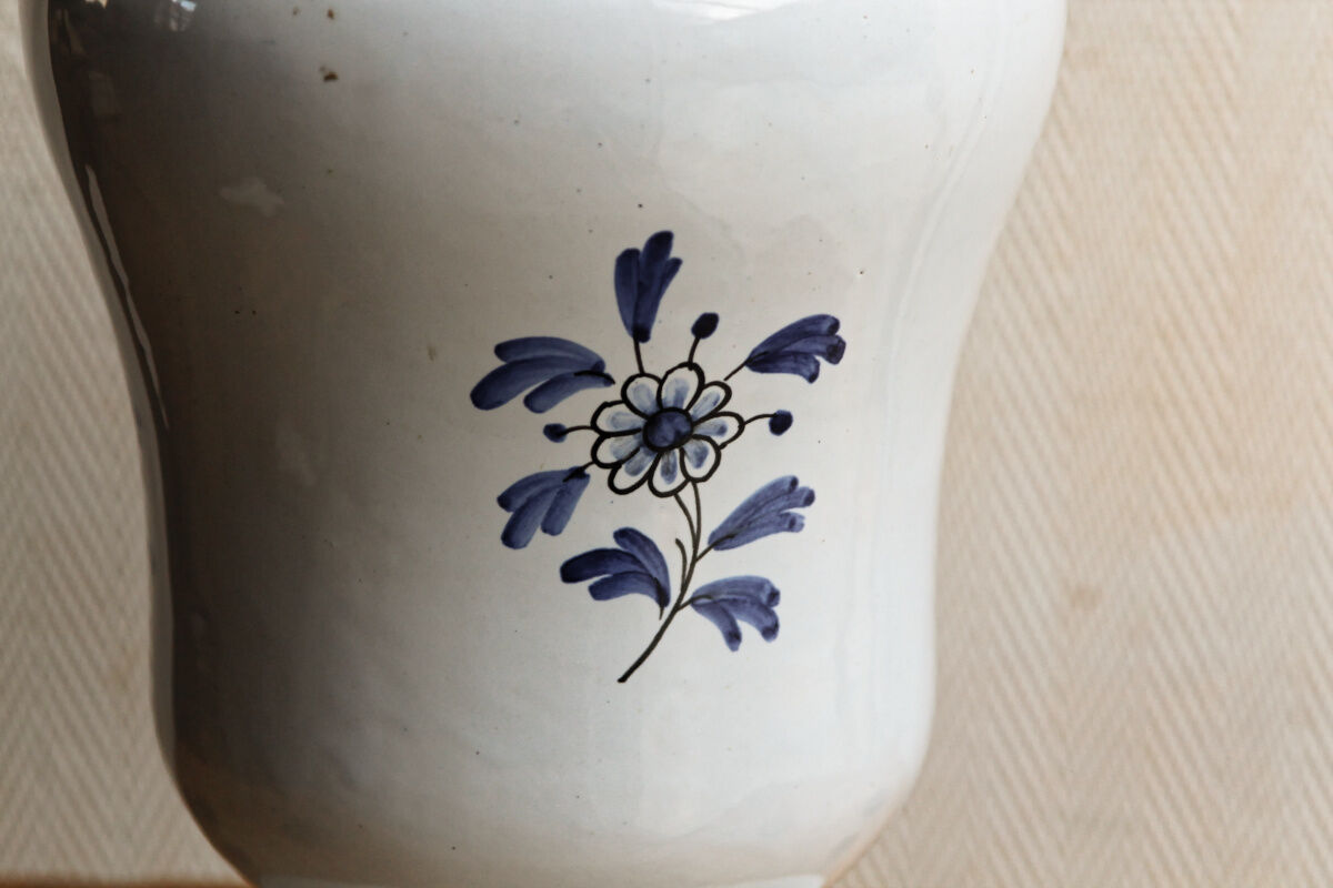 Important medicine jar signed