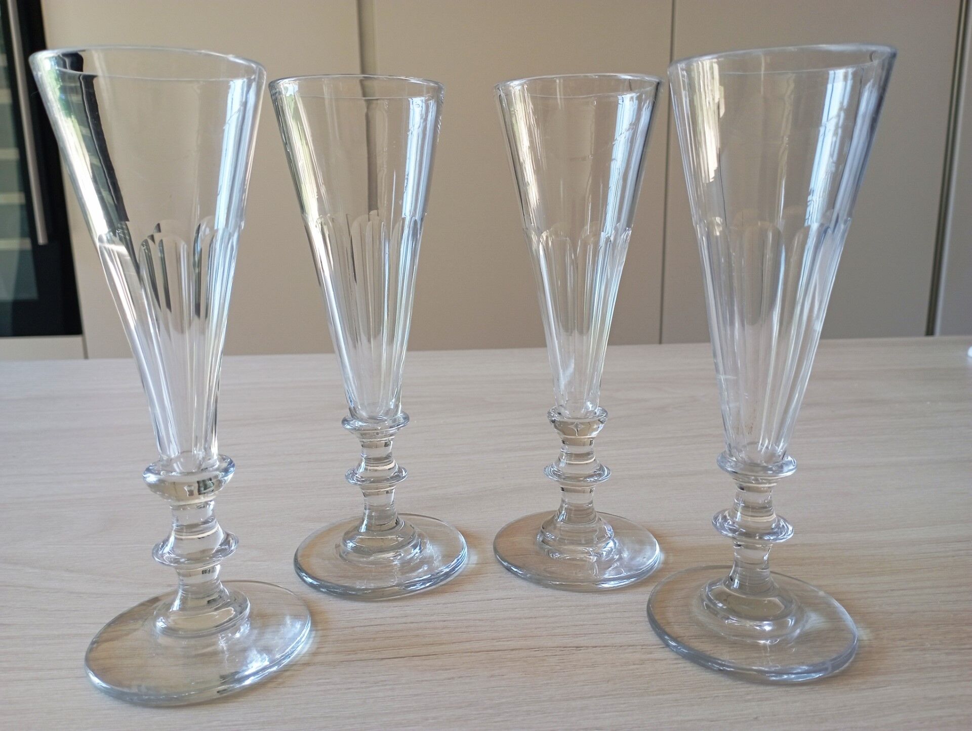 Set of 4 crystal champagne flutes