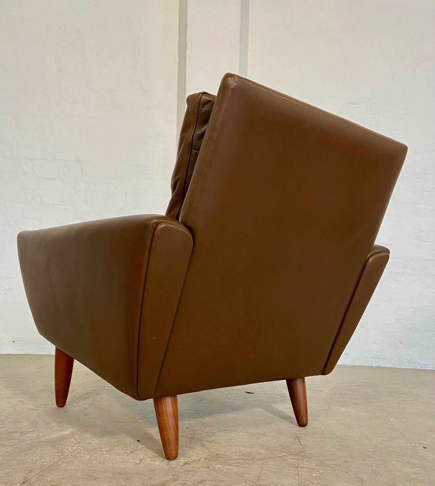 Vintage retro Danish mid-century G. Thams club chair in brown leather 60s