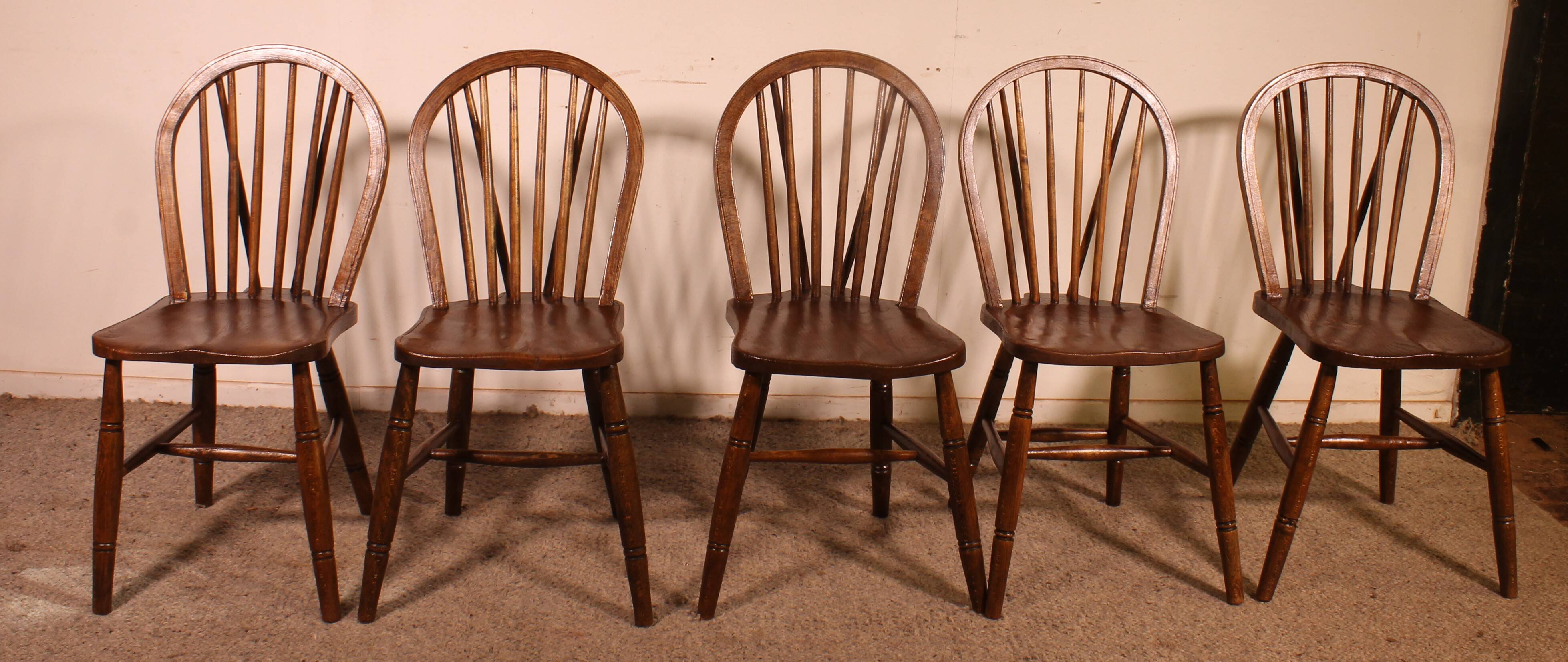 Série De 5 Chaises Windsor Du 19° Siècle