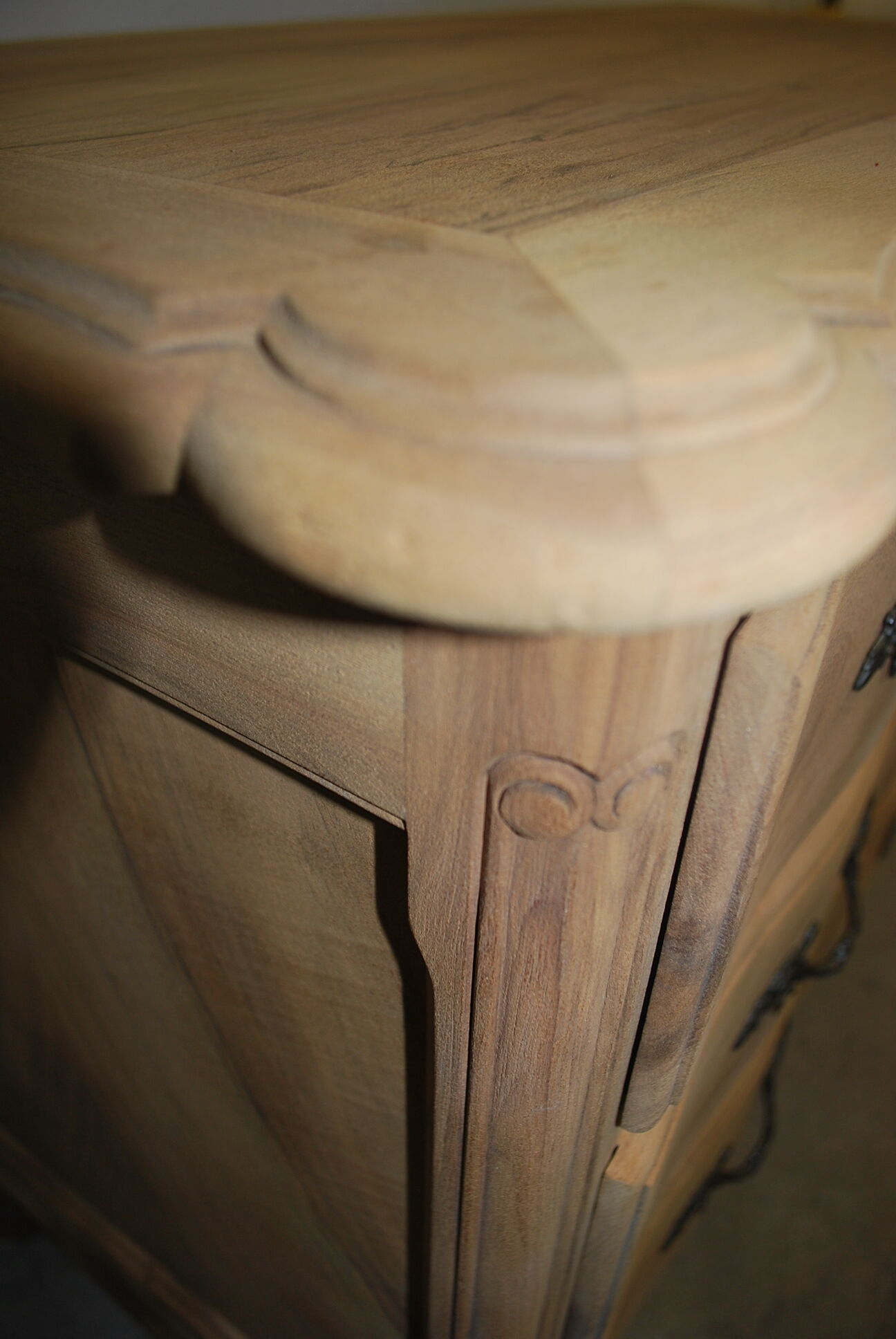 Chest of drawers Louis XV style raw wood