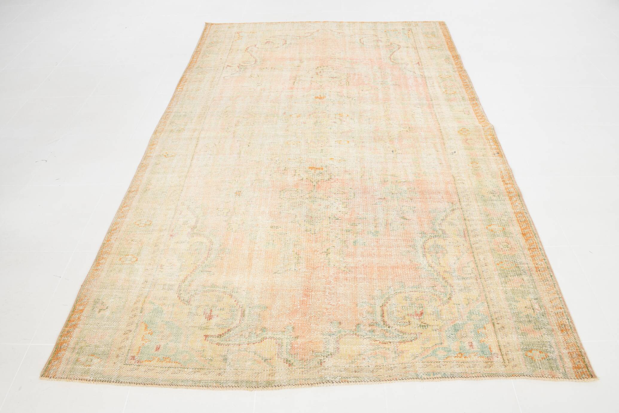 6x9 Tan Beige Classic Vintage Rug, 181x276
