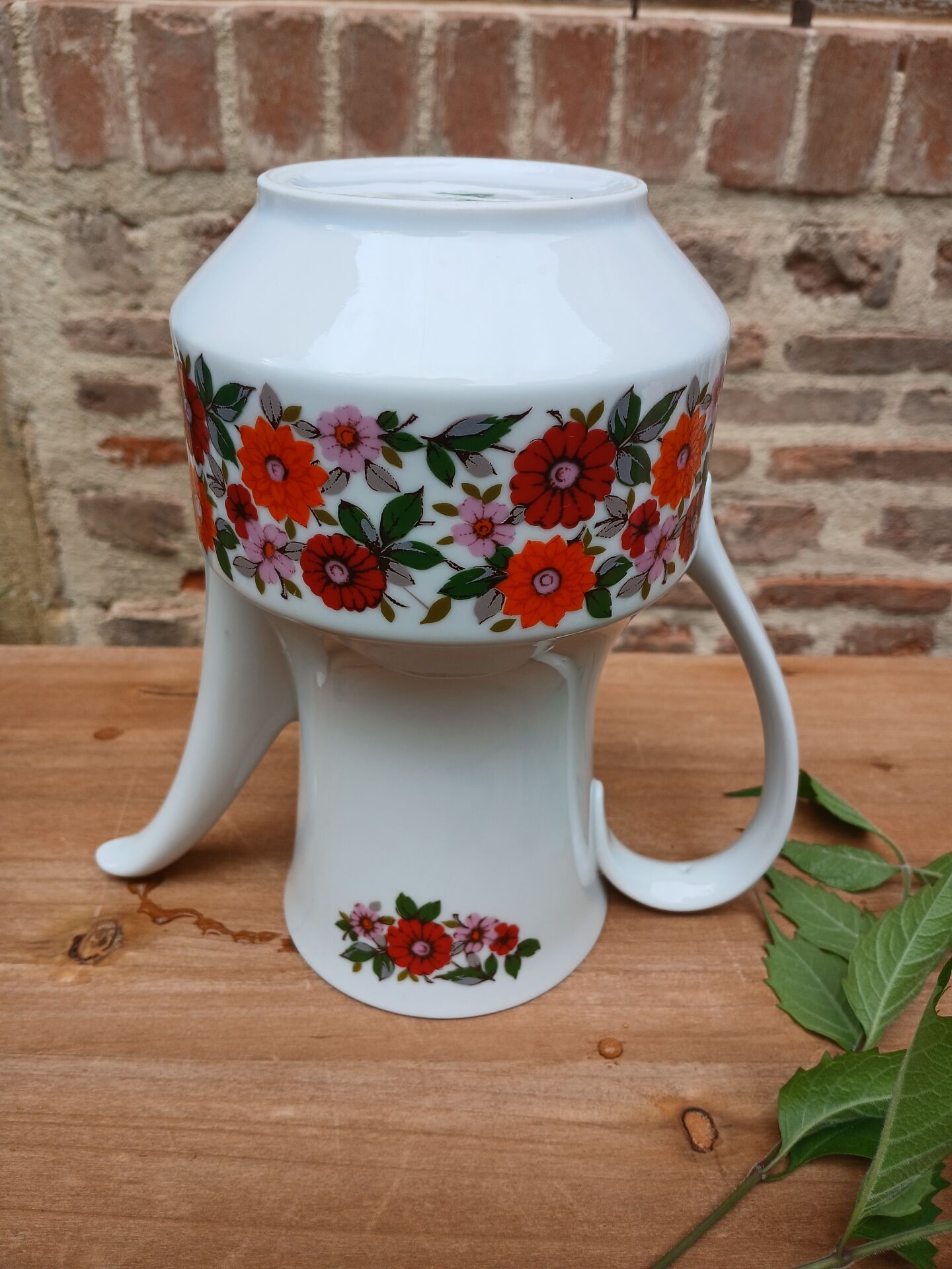 Antique porcelain coffee/tea pot