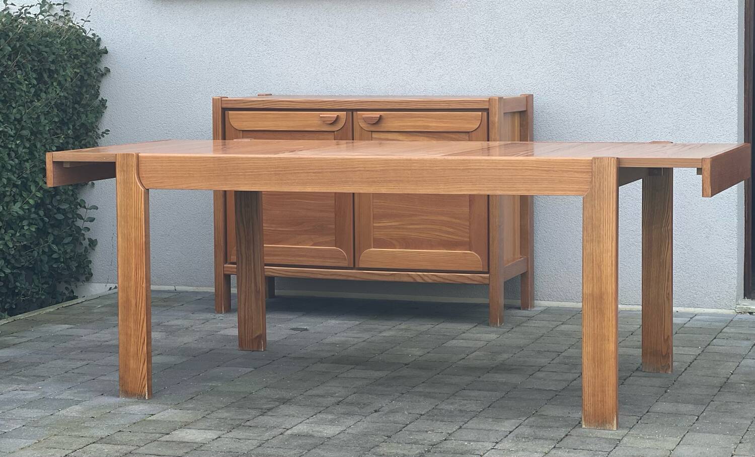 Maison Regain dining table