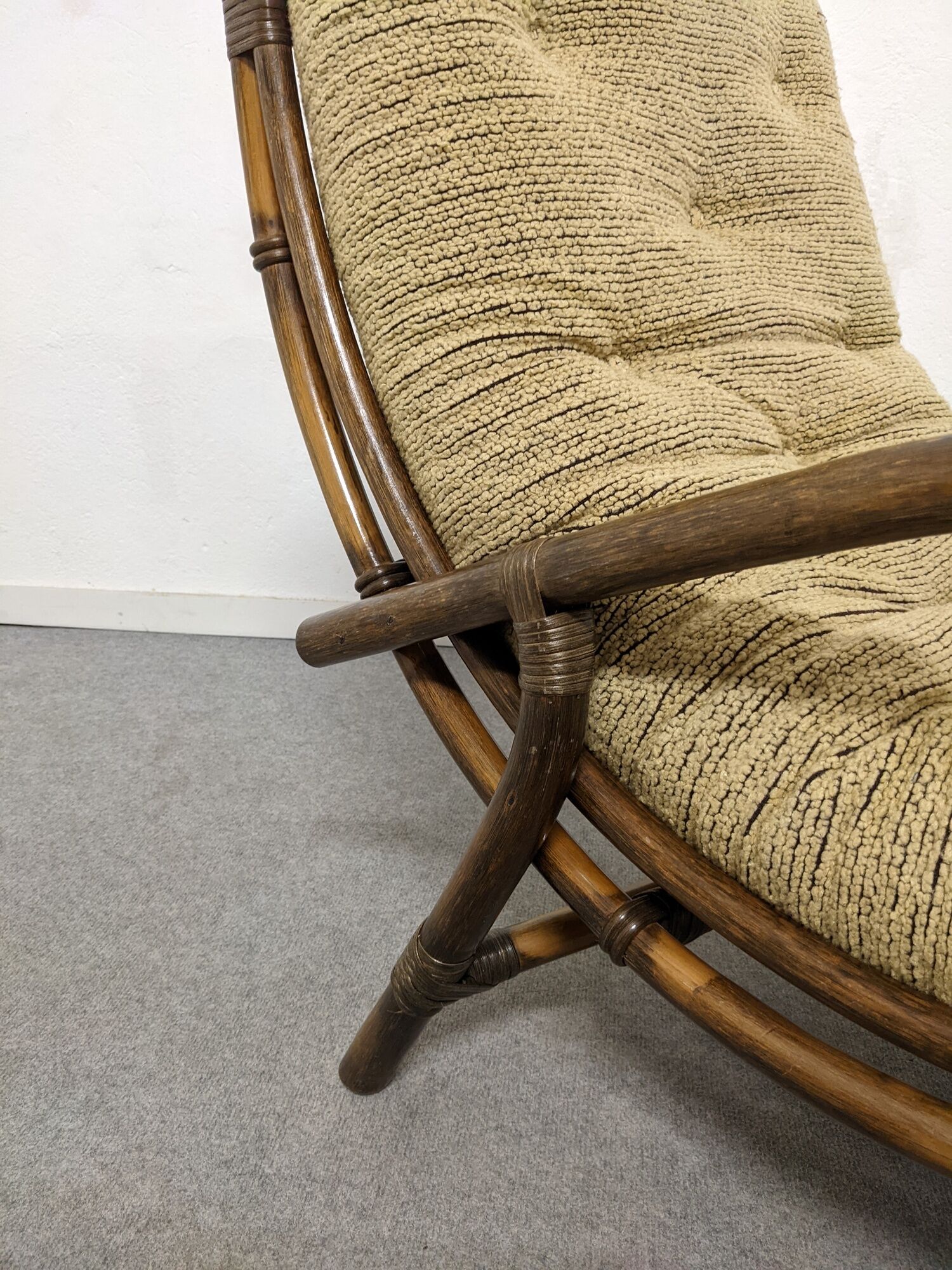 Living room in bamboo and rattan of the 60s/70s (4 armchairs 2 ottomans 1 coffee table + cushions)