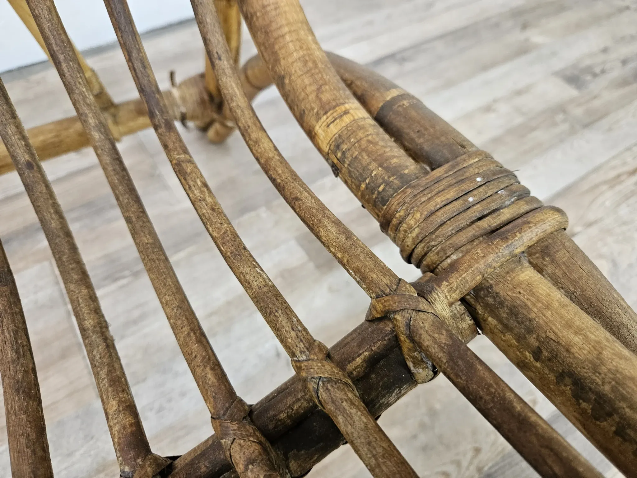 Quatre fauteuils en osier vintage, années 1970