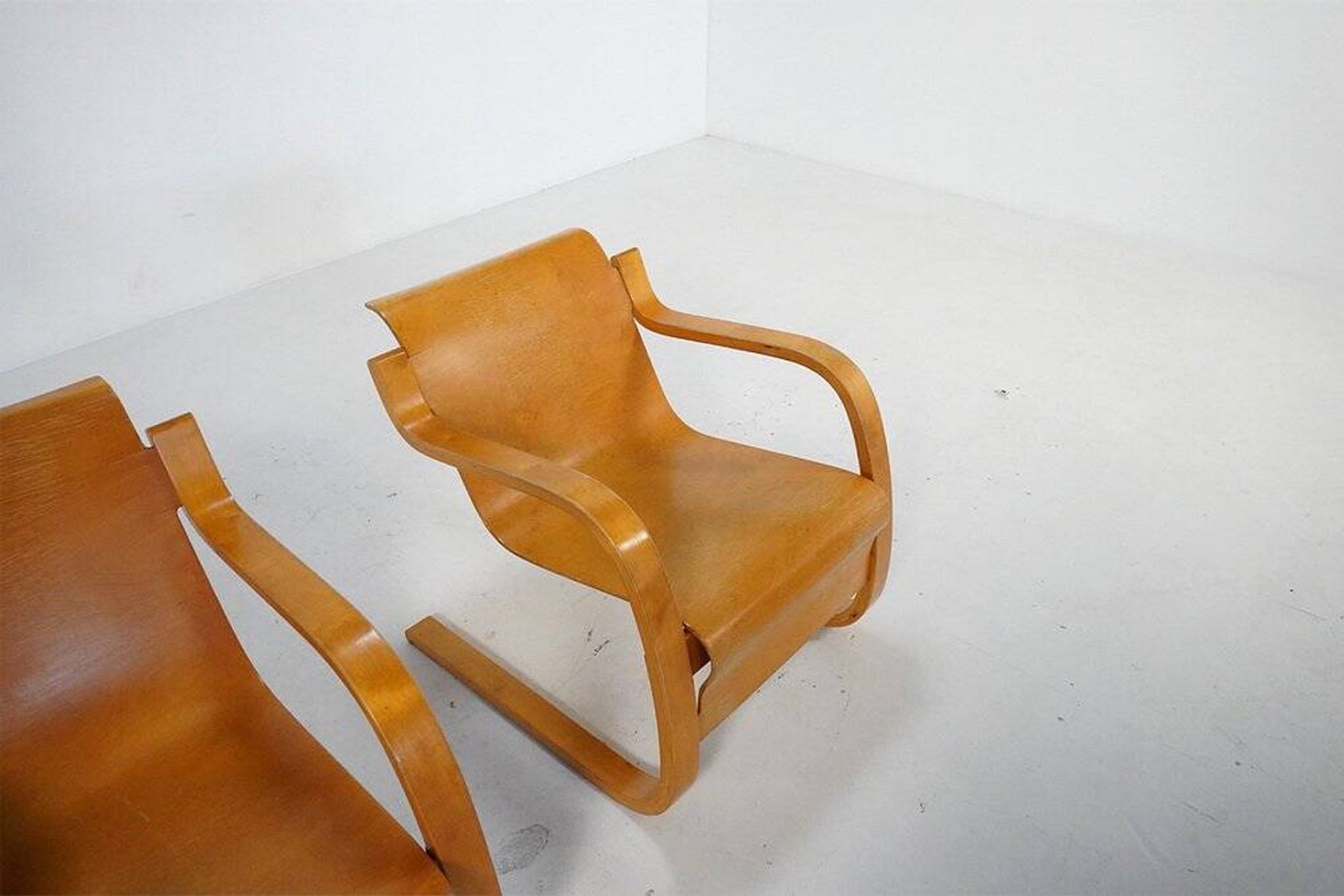 Ensemble de chaises longues cantilever n° 31 par Alvar Aalto, années 1930.