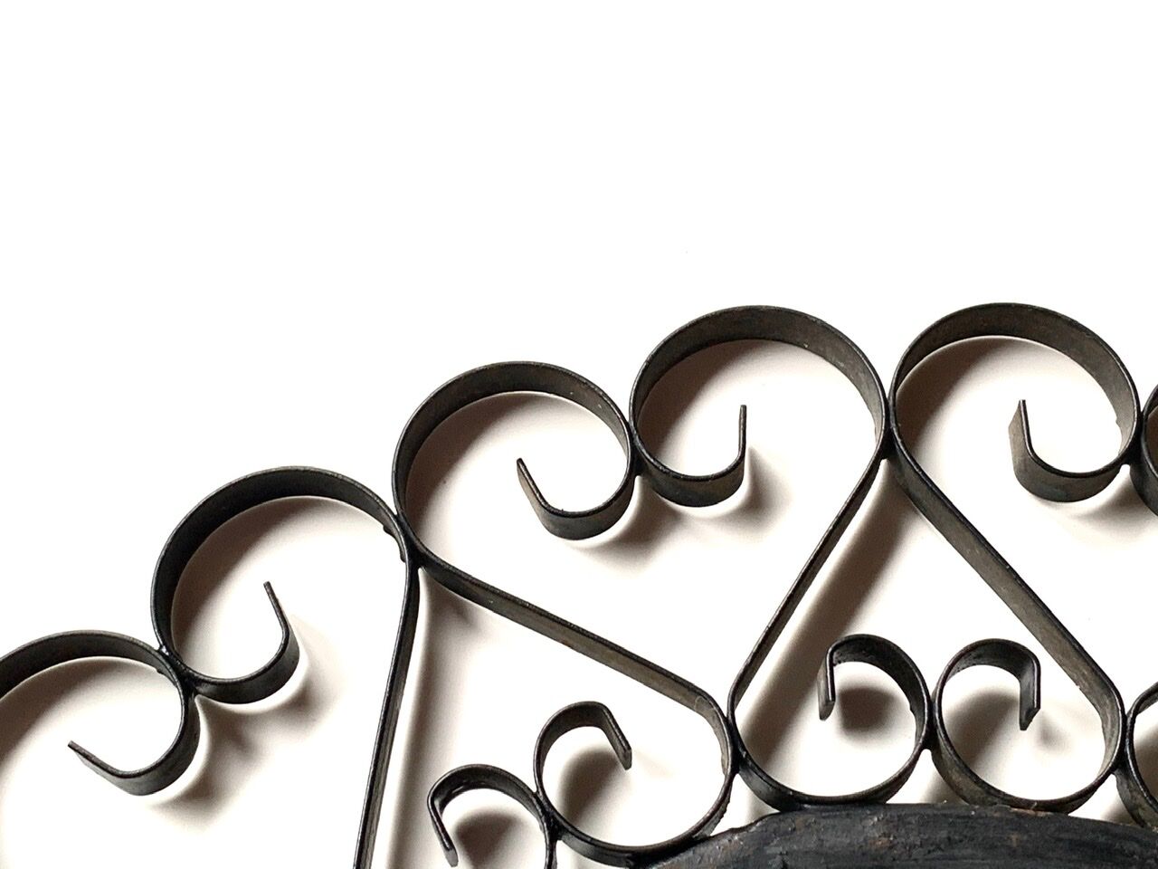 Black metal round mirror, 1960s - 28cm