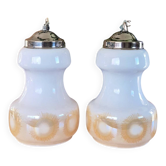 2 lustres suspensions vintage en opaline blanche motifs orange chrome